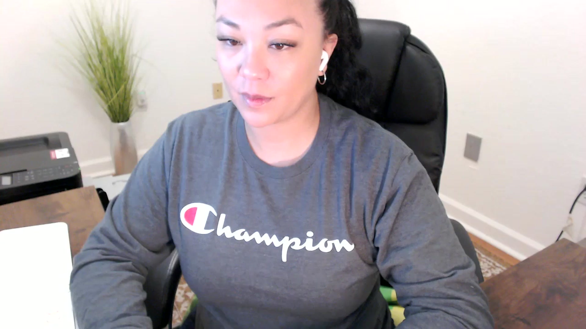 Gallery image thumbnail from MickaylaStar's myfreecams stream on, 02/24/2026, 16:54 image 14 of 20