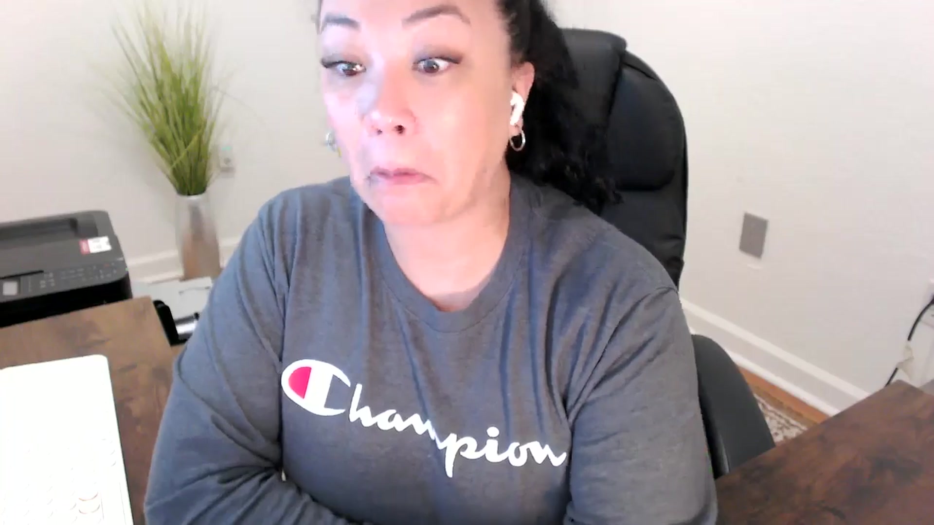 Gallery image thumbnail from MickaylaStar's myfreecams stream on, 02/24/2026, 16:54 image 4 of 20