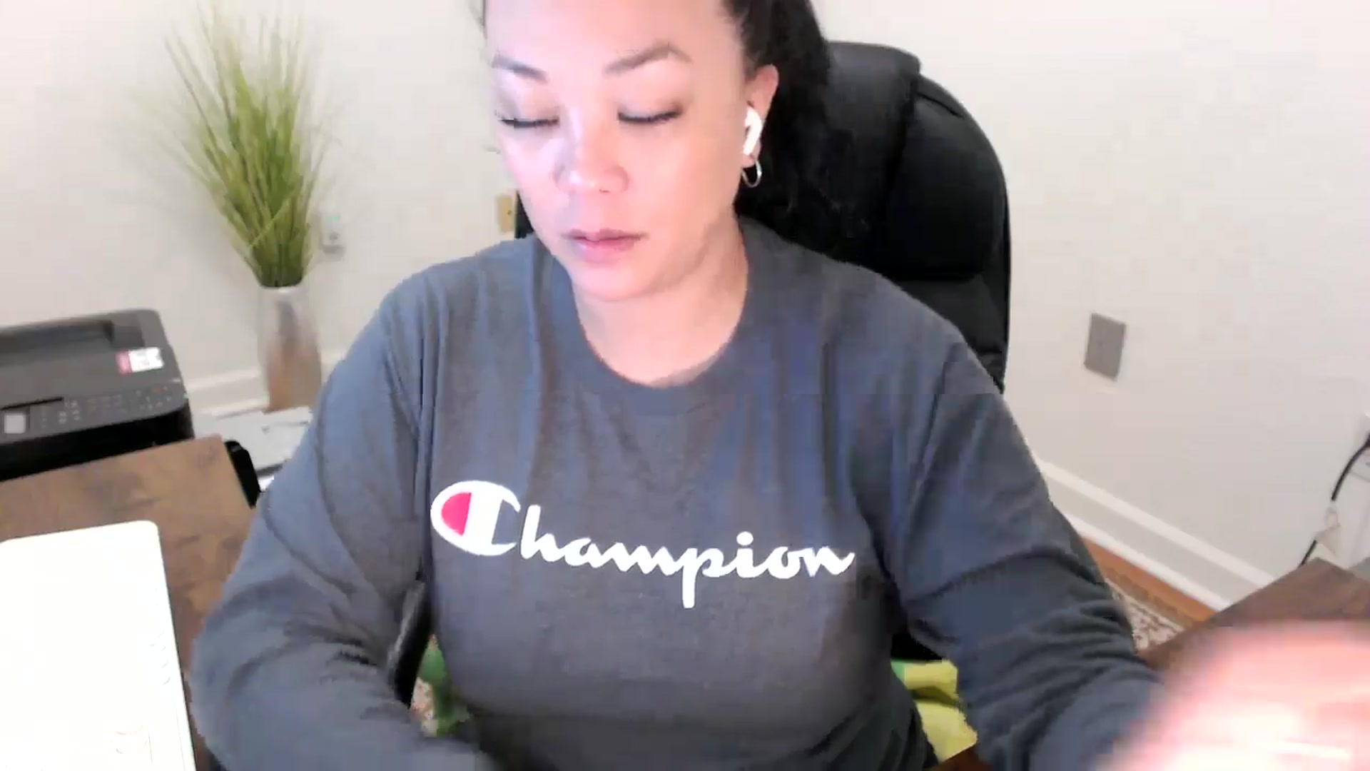 Gallery image thumbnail from MickaylaStar's myfreecams stream on, 02/24/2026, 16:54 image 7 of 20