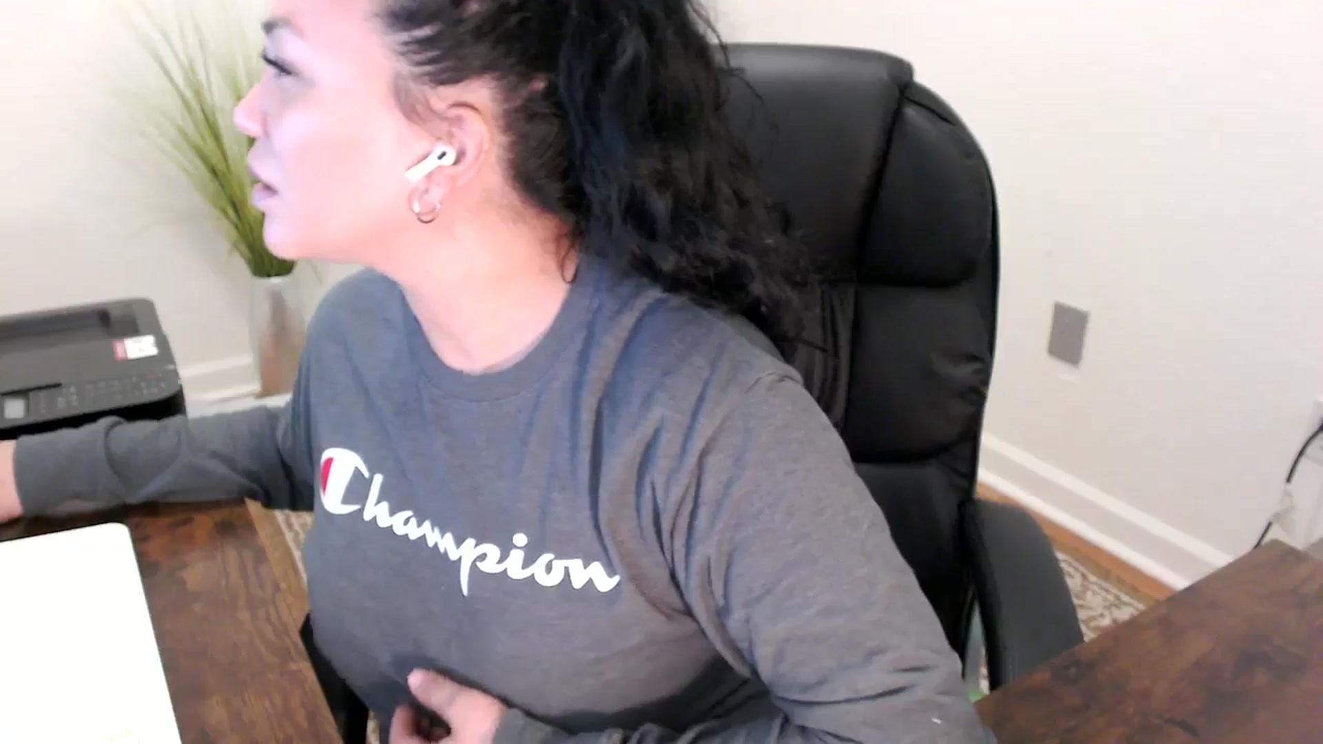 Gallery image thumbnail from MickaylaStar's myfreecams stream on, 02/24/2026, 18:58 image 6 of 20