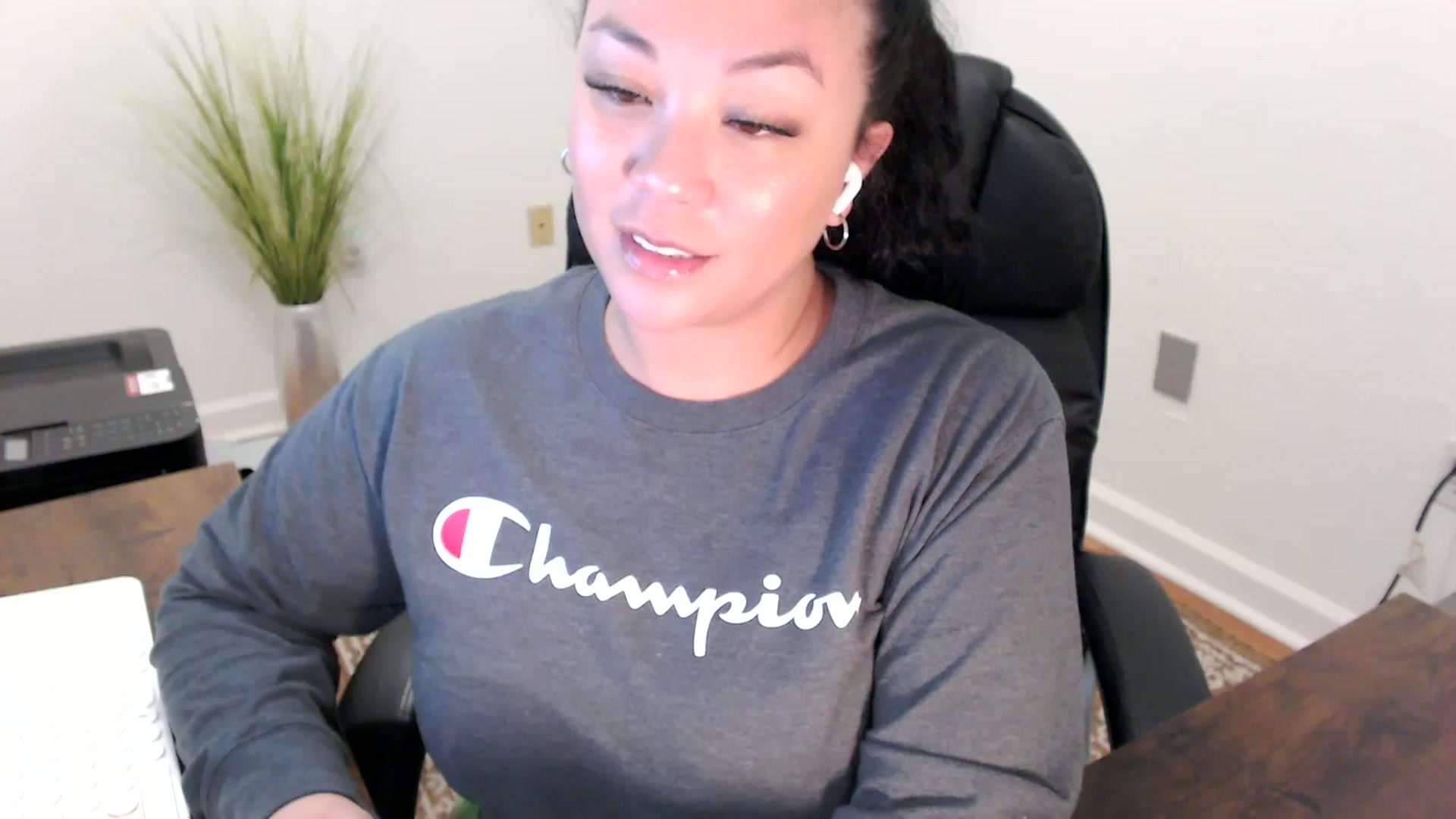 Gallery image thumbnail from MickaylaStar's myfreecams stream on, 02/24/2026, 18:58 image 14 of 20
