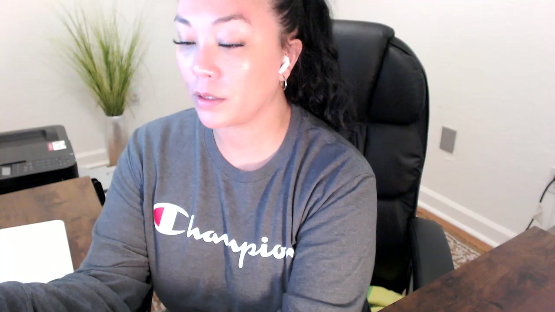 Gallery image thumbnail from MickaylaStar's myfreecams stream on, 02/24/2026, 18:58 image 1 of 20
