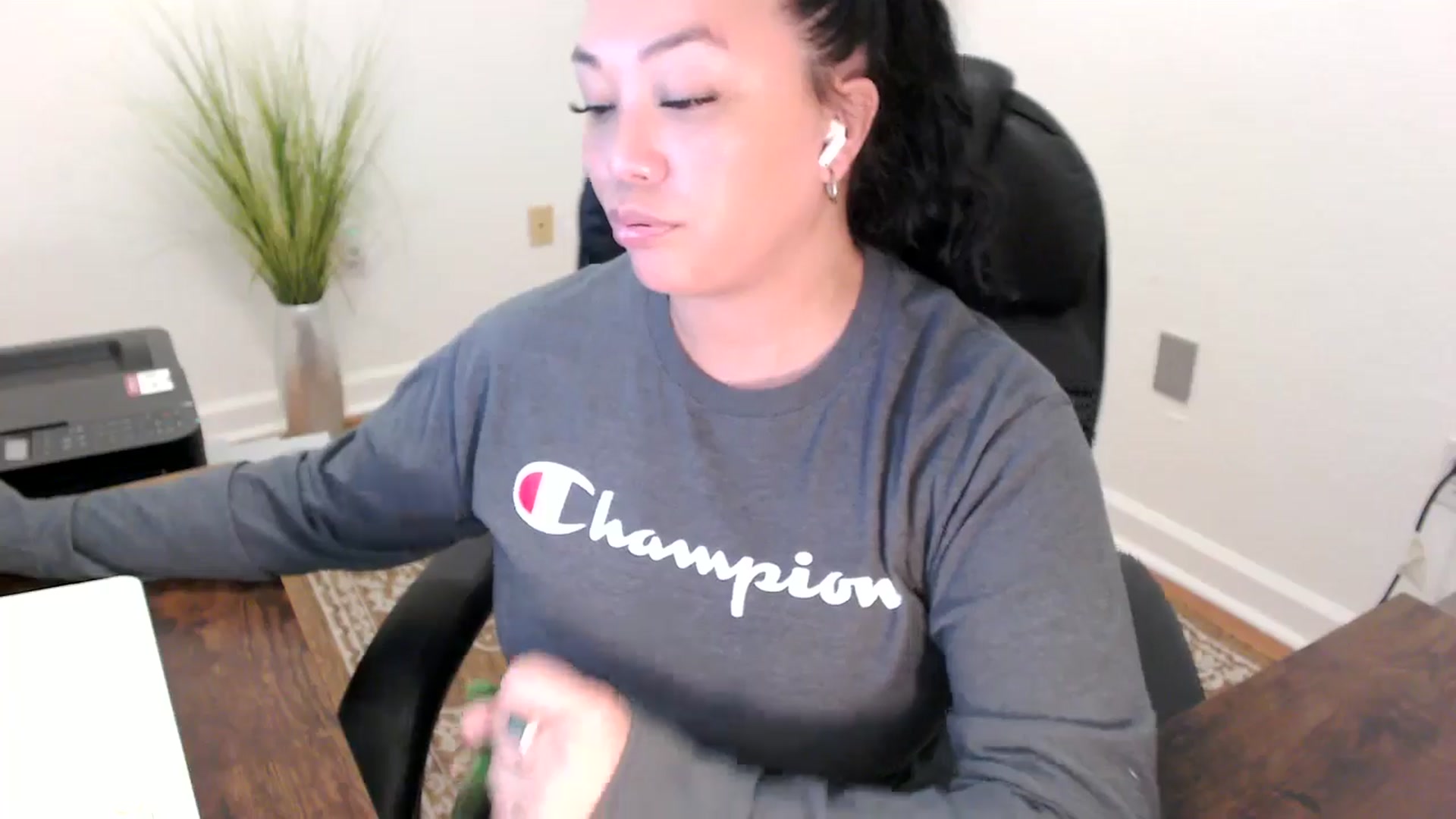 Gallery image thumbnail from MickaylaStar's myfreecams stream on, 02/24/2026, 18:58 image 9 of 20