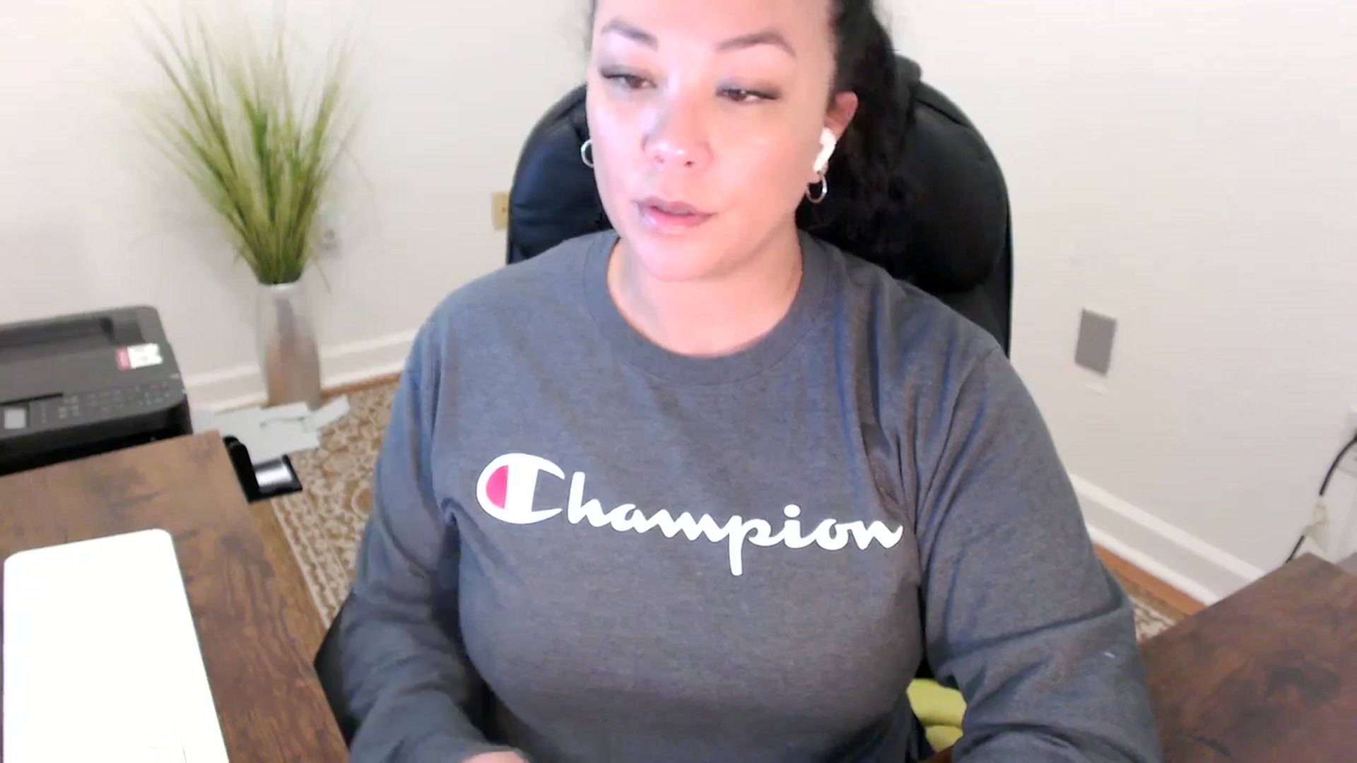 Gallery image thumbnail from MickaylaStar's myfreecams stream on, 02/24/2026, 18:58 image 19 of 20