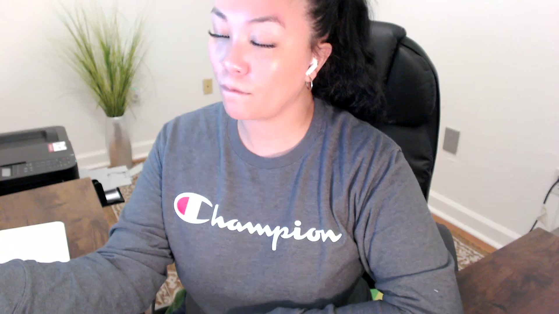 Gallery image thumbnail from MickaylaStar's myfreecams stream on, 02/24/2026, 18:58 image 3 of 20