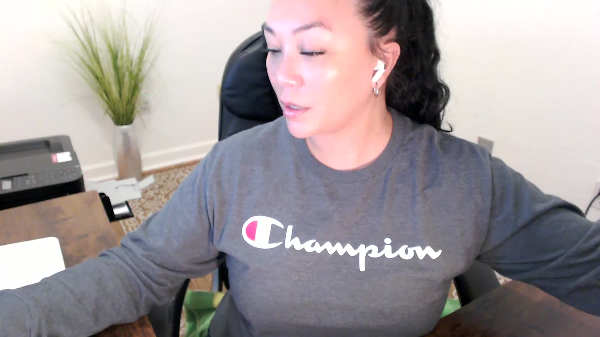 Gallery image thumbnail from MickaylaStar's myfreecams stream on, 02/24/2026, 18:58 image 12 of 20