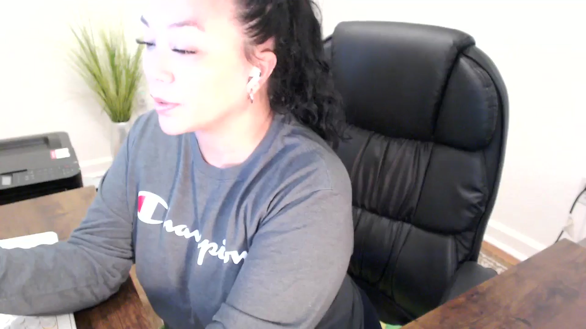 Gallery image thumbnail from MickaylaStar's myfreecams stream on, 02/24/2026, 18:58 image 16 of 20