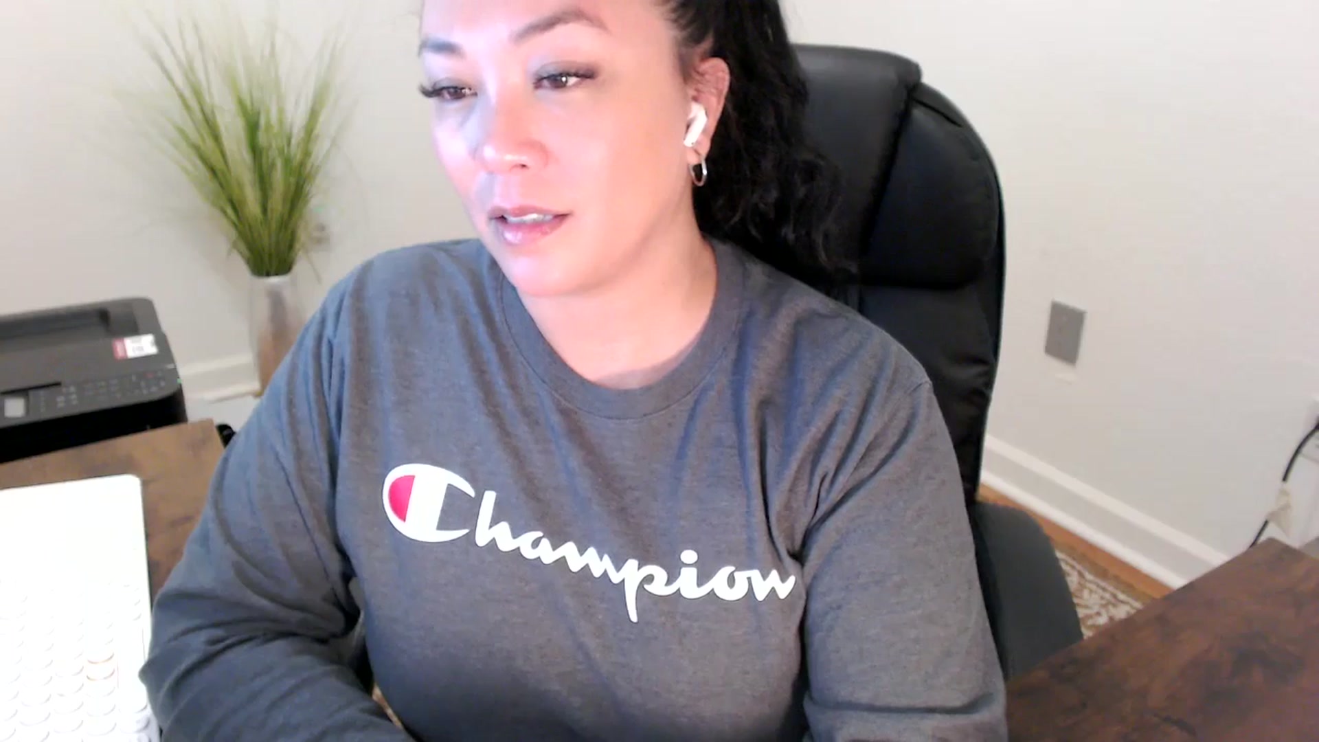 Gallery image thumbnail from MickaylaStar's myfreecams stream on, 02/24/2026, 18:58 image 5 of 20