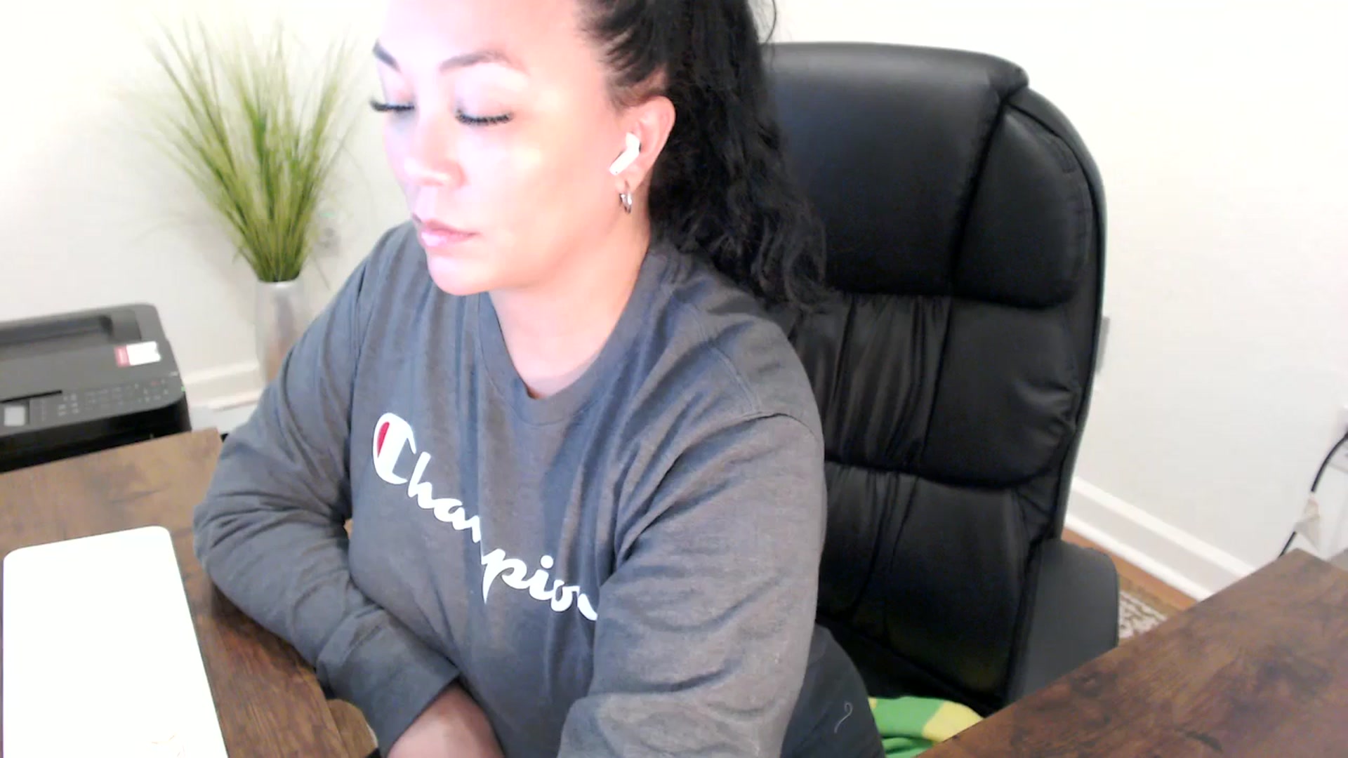 Gallery image thumbnail from MickaylaStar's myfreecams stream on, 02/24/2026, 19:47 image 1 of 20