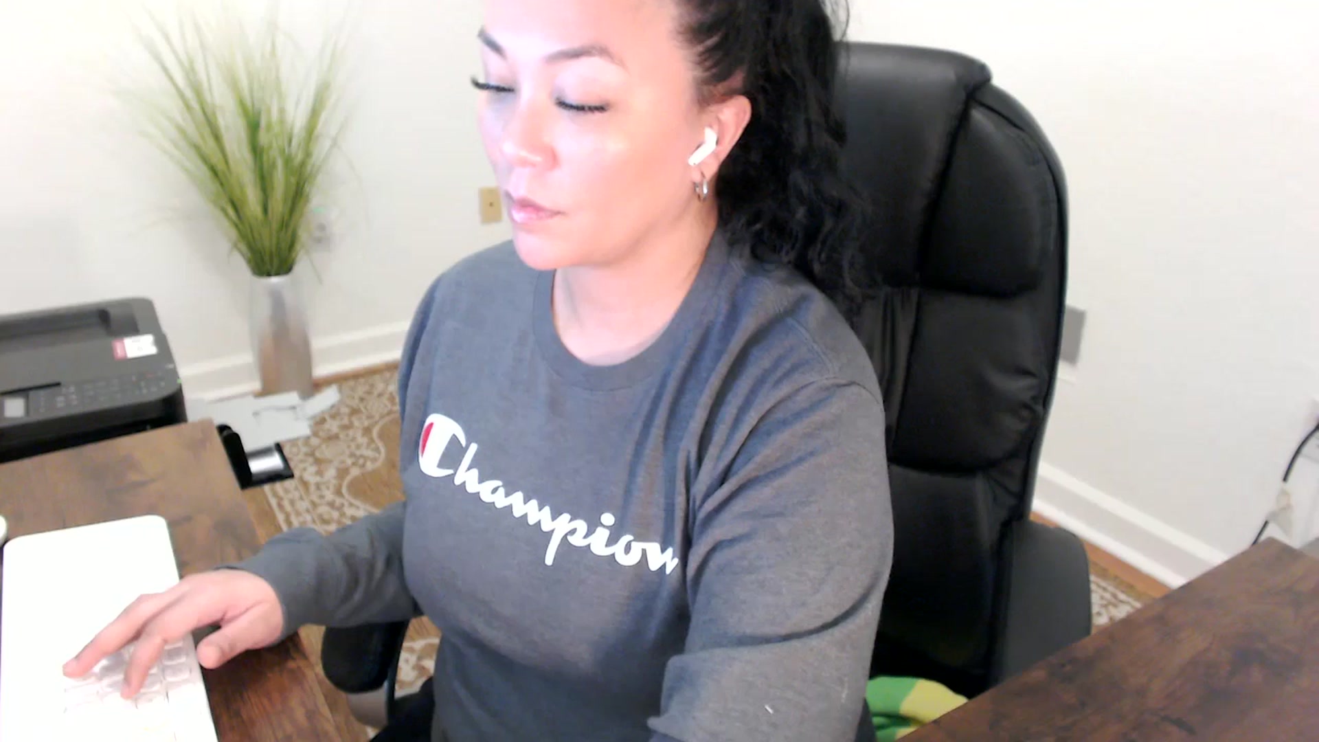 Gallery image thumbnail from MickaylaStar's myfreecams stream on, 02/24/2026, 19:47 image 10 of 20