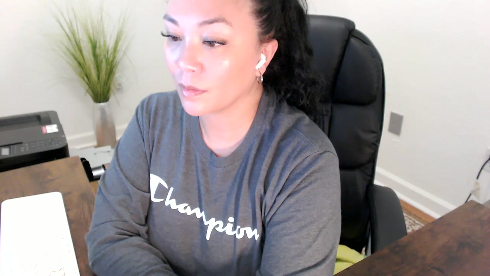 Gallery image thumbnail from MickaylaStar's myfreecams stream on, 02/24/2026, 19:47 image 16 of 20