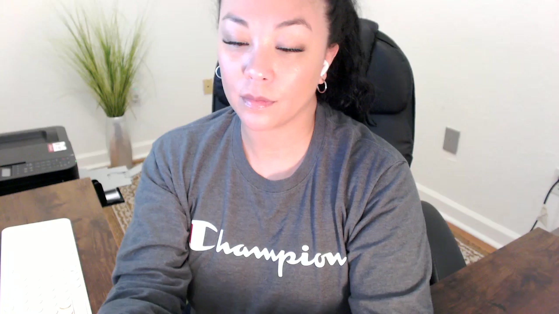 Gallery image thumbnail from MickaylaStar's myfreecams stream on, 02/24/2026, 19:47 image 8 of 20