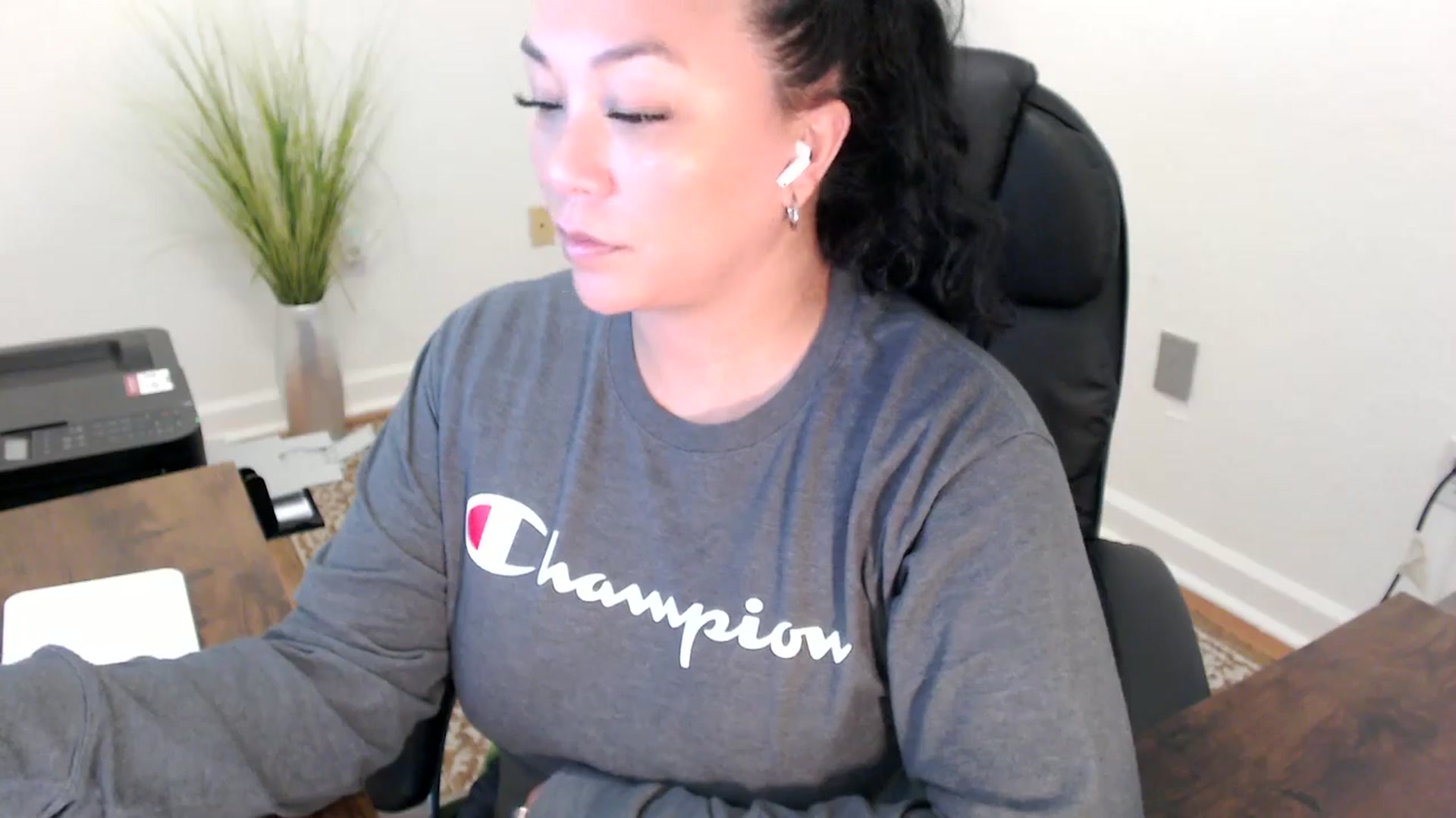 Gallery image thumbnail from MickaylaStar's myfreecams stream on, 02/24/2026, 19:47 image 20 of 20