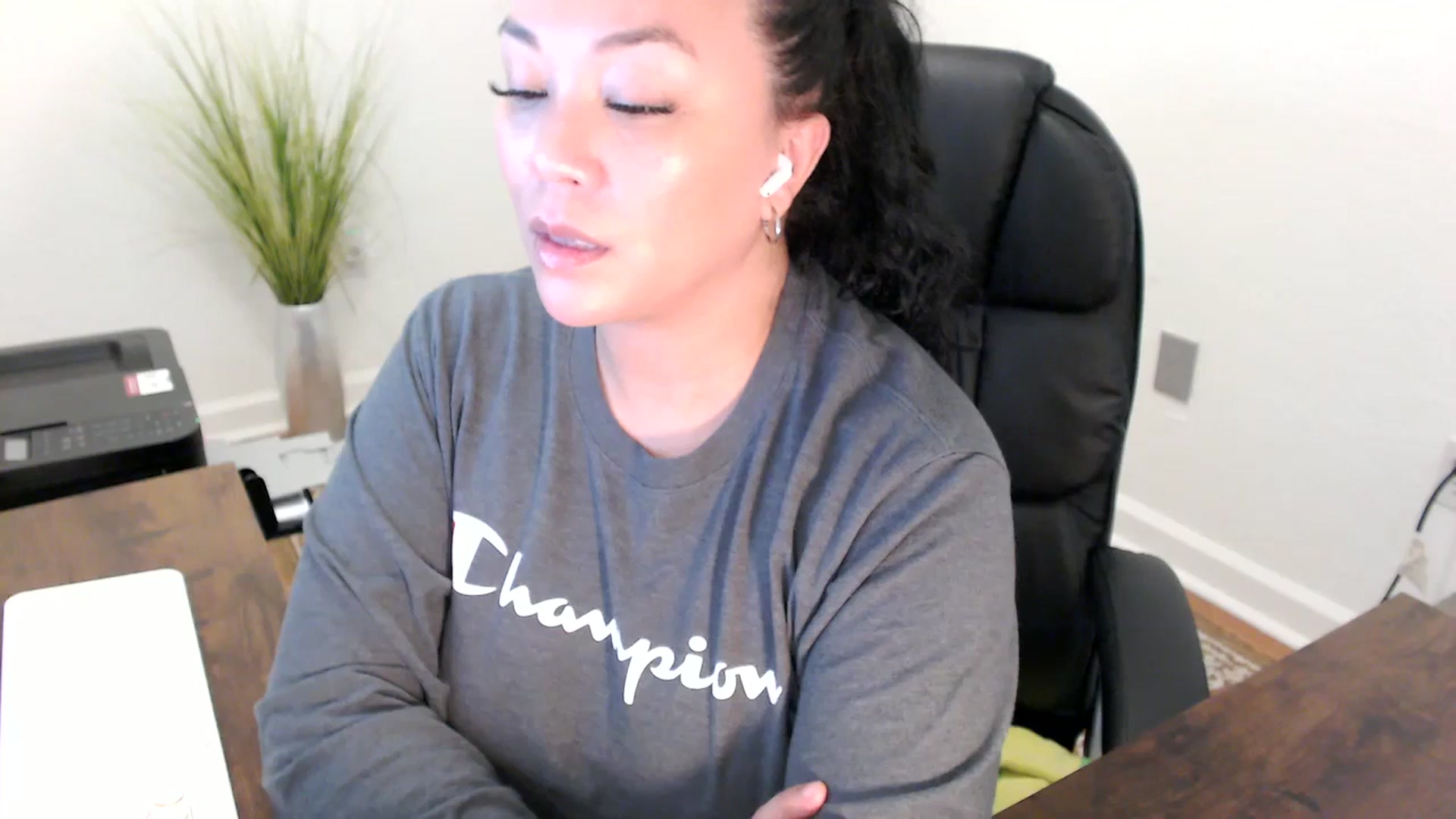 Gallery image thumbnail from MickaylaStar's myfreecams stream on, 02/24/2026, 19:47 image 15 of 20