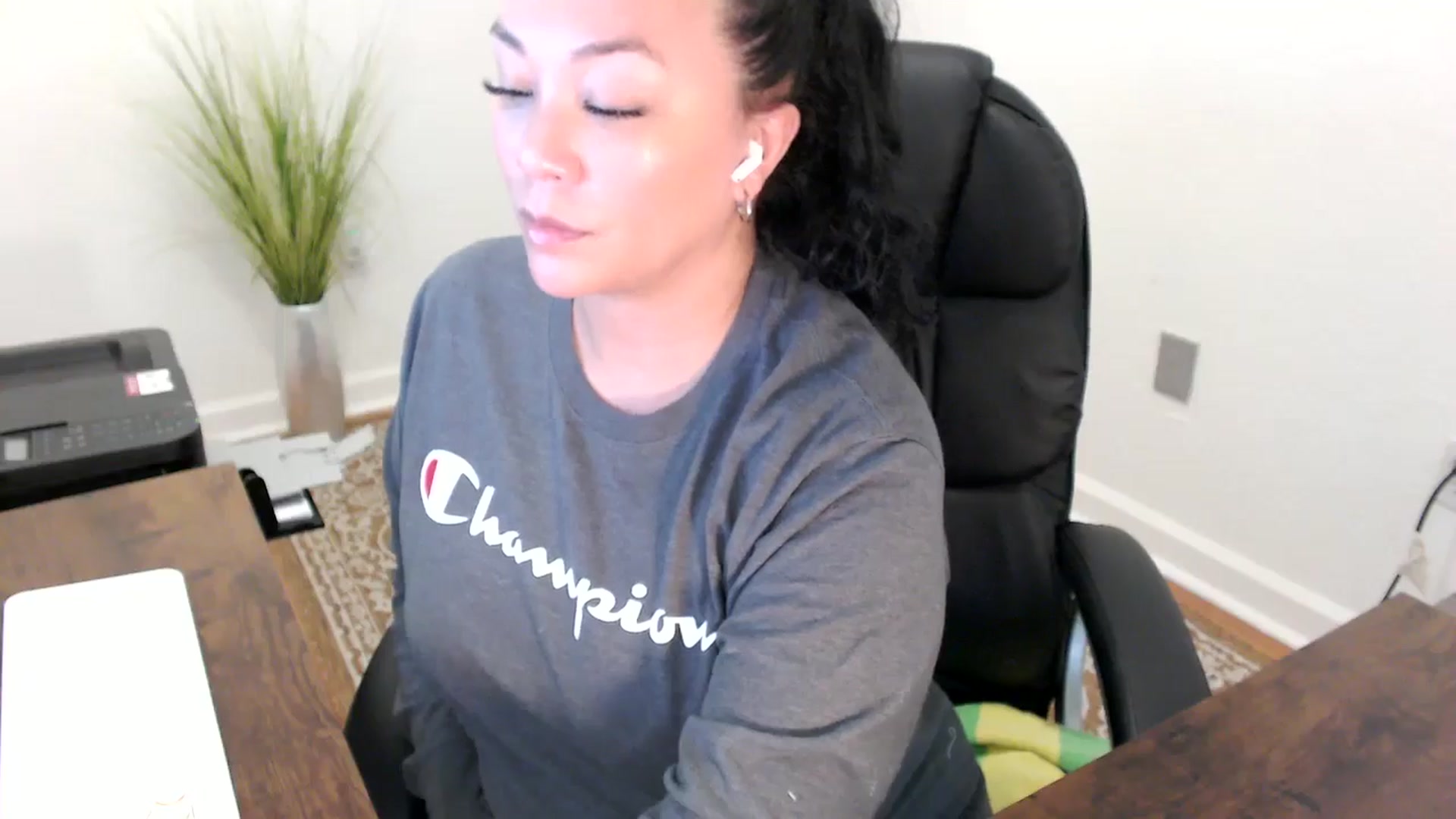 Gallery image thumbnail from MickaylaStar's myfreecams stream on, 02/24/2026, 19:47 image 13 of 20