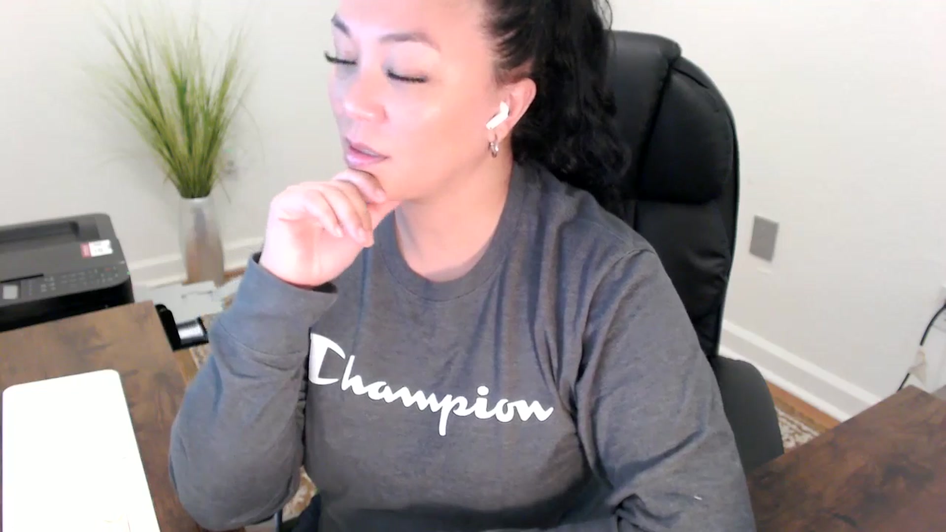 Gallery image thumbnail from MickaylaStar's myfreecams stream on, 02/24/2026, 19:47 image 5 of 20