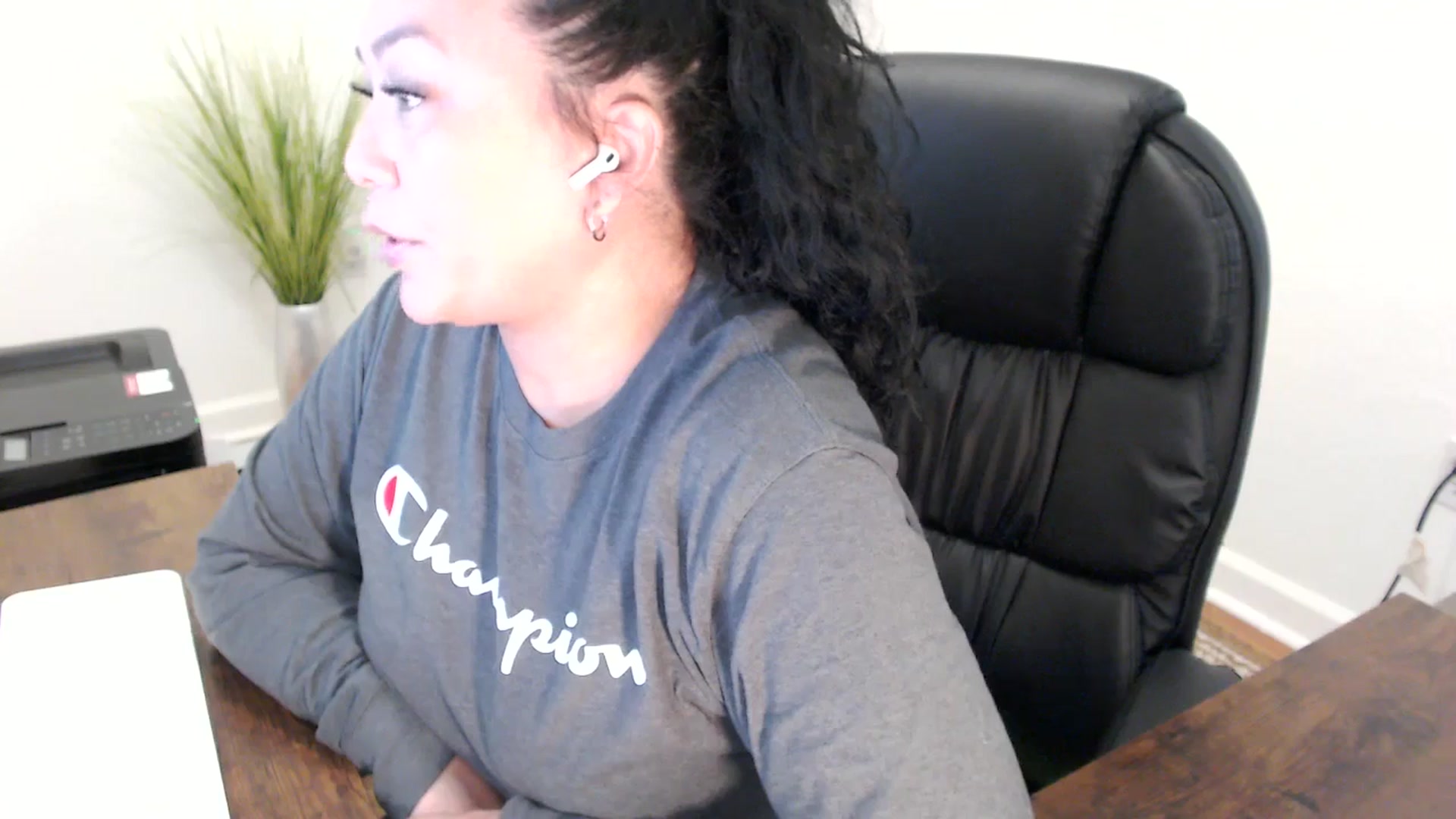 Gallery image thumbnail from MickaylaStar's myfreecams stream on, 02/24/2026, 20:04 image 17 of 20