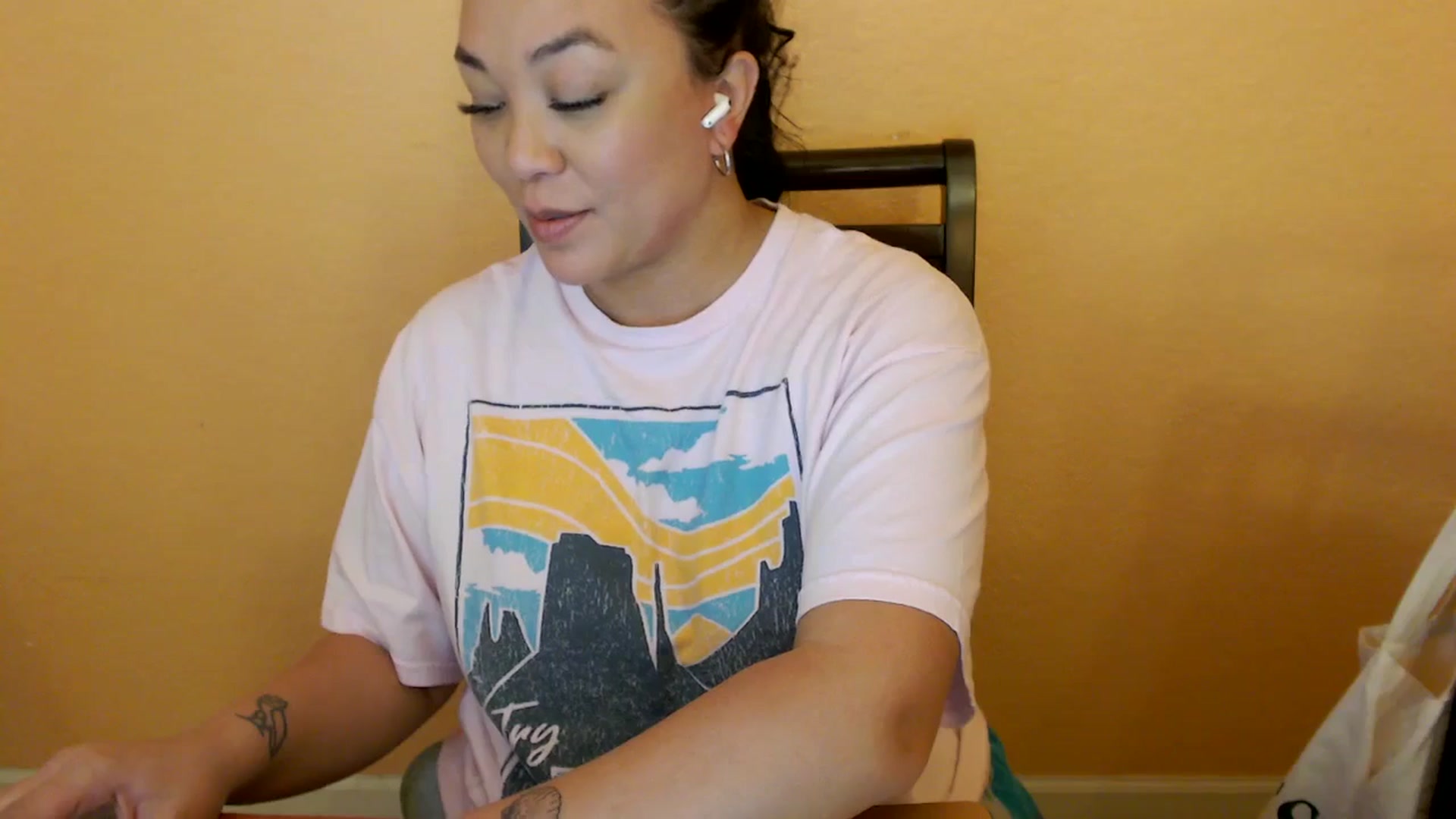 Gallery image thumbnail from MickaylaStar's myfreecams stream on, 02/25/2026, 18:47 image 14 of 20