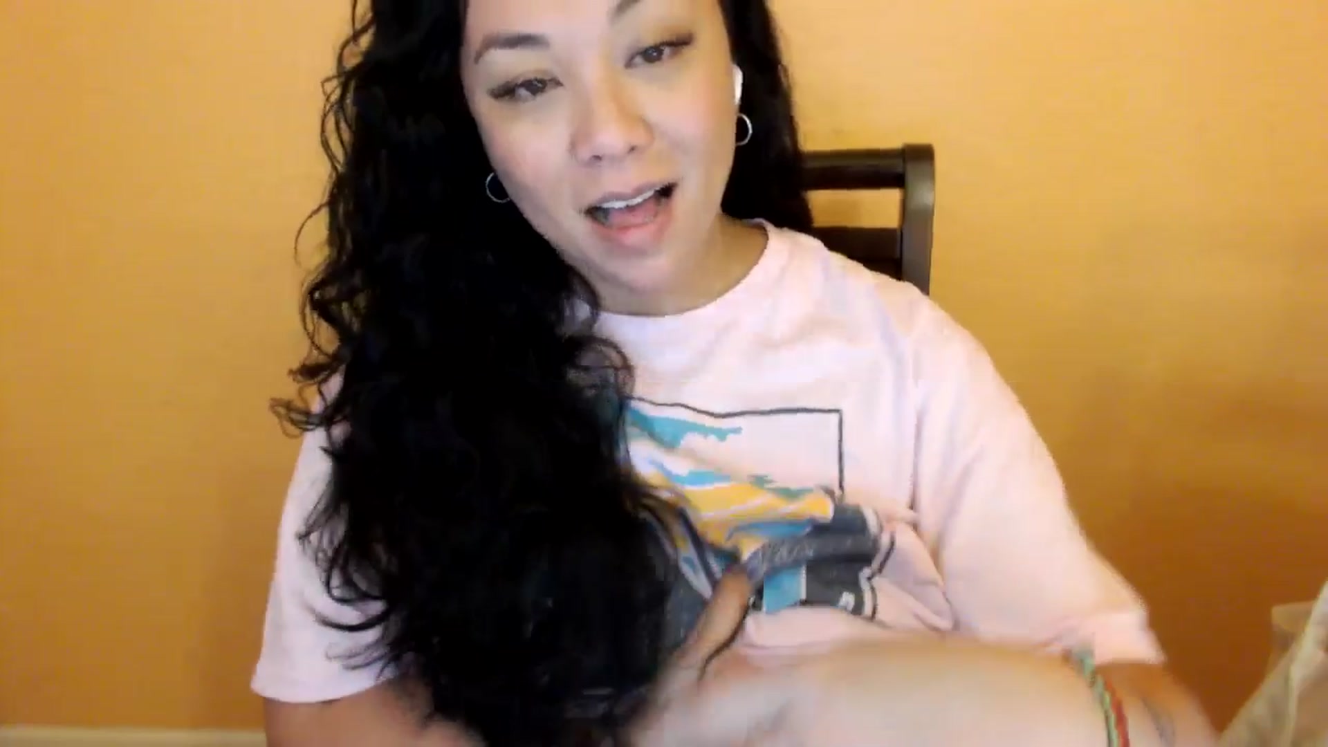 Gallery image thumbnail from MickaylaStar's myfreecams stream on, 02/26/2026, 24:19 image 13 of 20