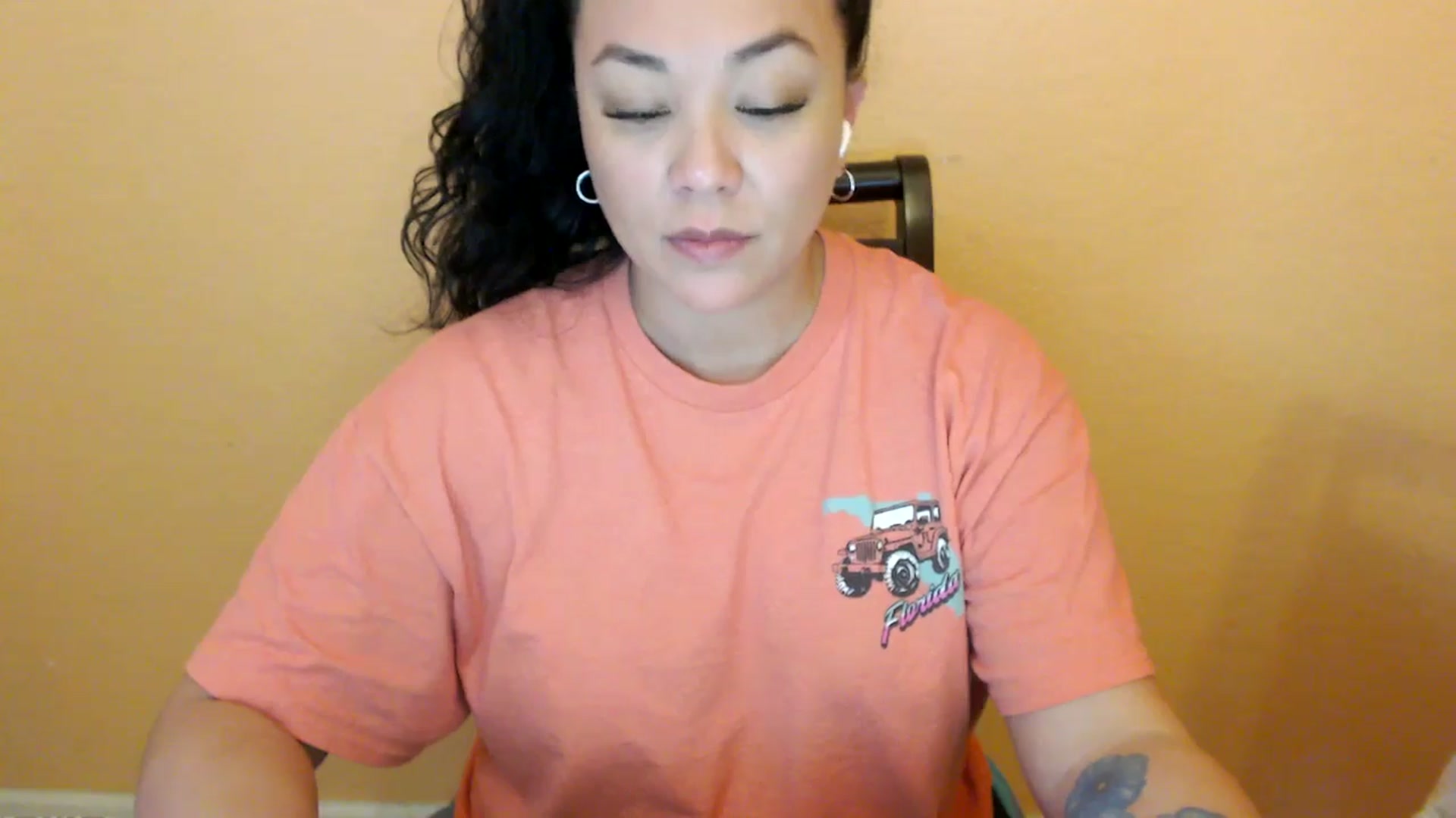 Gallery image thumbnail from MickaylaStar's myfreecams stream on, 02/26/2026, 18:03 image 3 of 20
