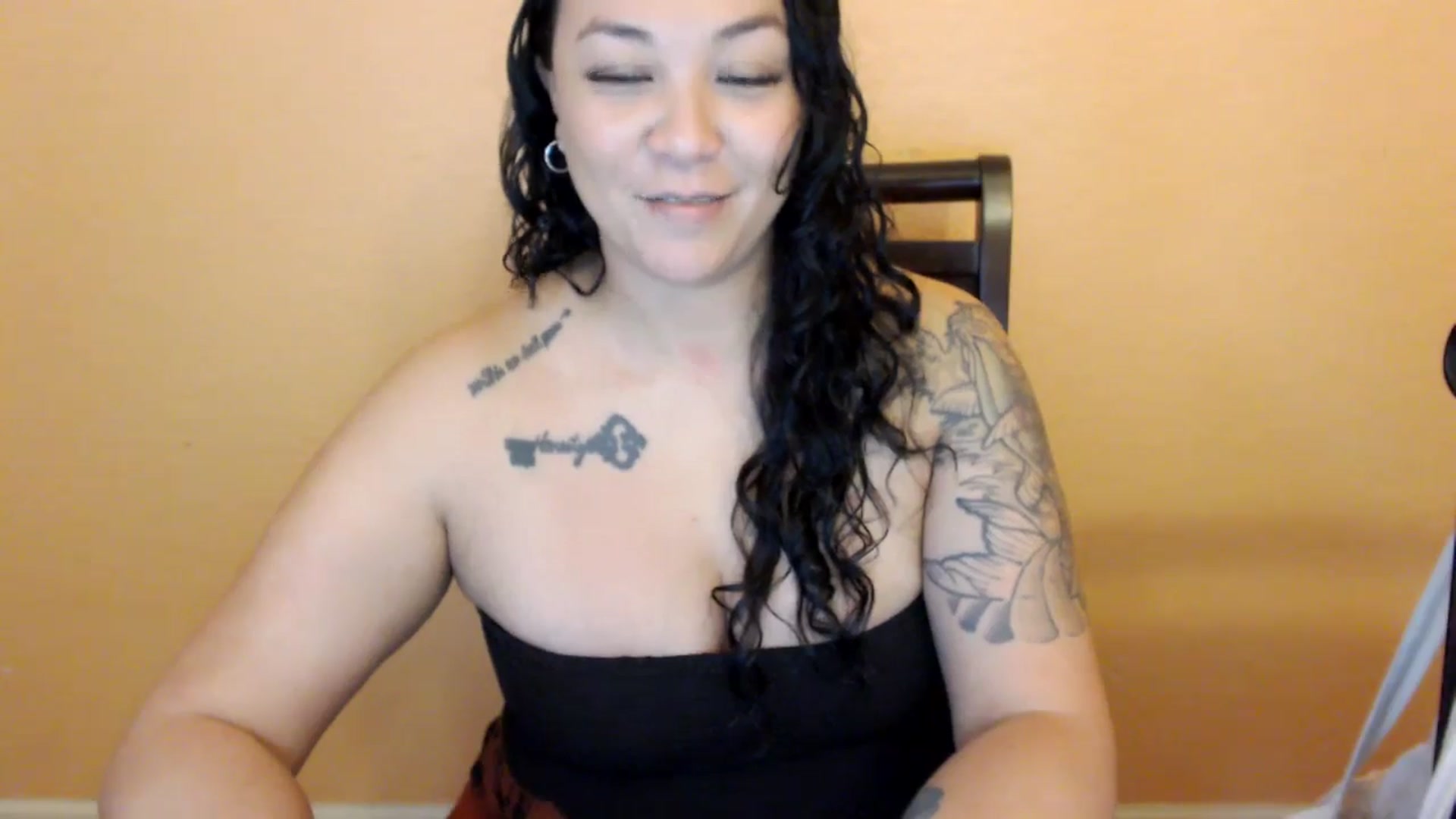 Gallery image thumbnail from MickaylaStar's myfreecams stream on, 03/01/2026, 18:51 image 3 of 20