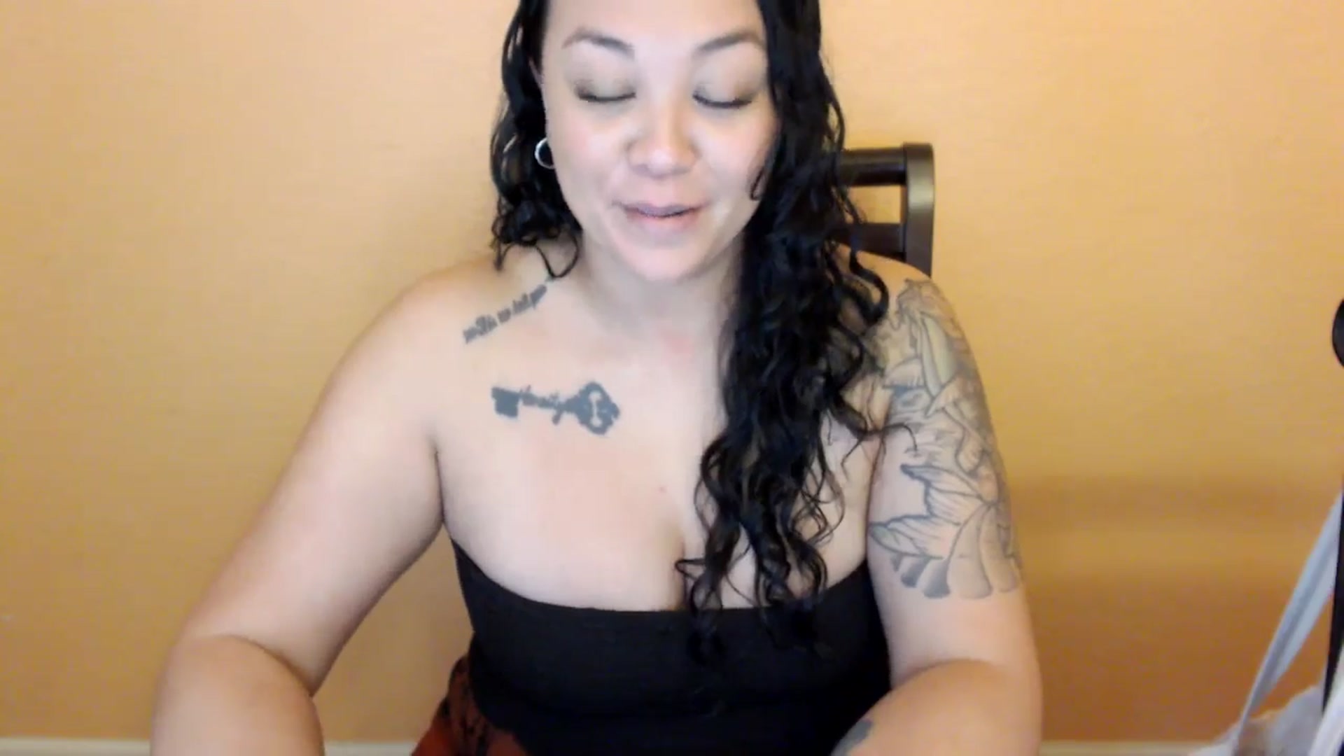 Gallery image thumbnail from MickaylaStar's myfreecams stream on, 03/01/2026, 18:51 image 2 of 20