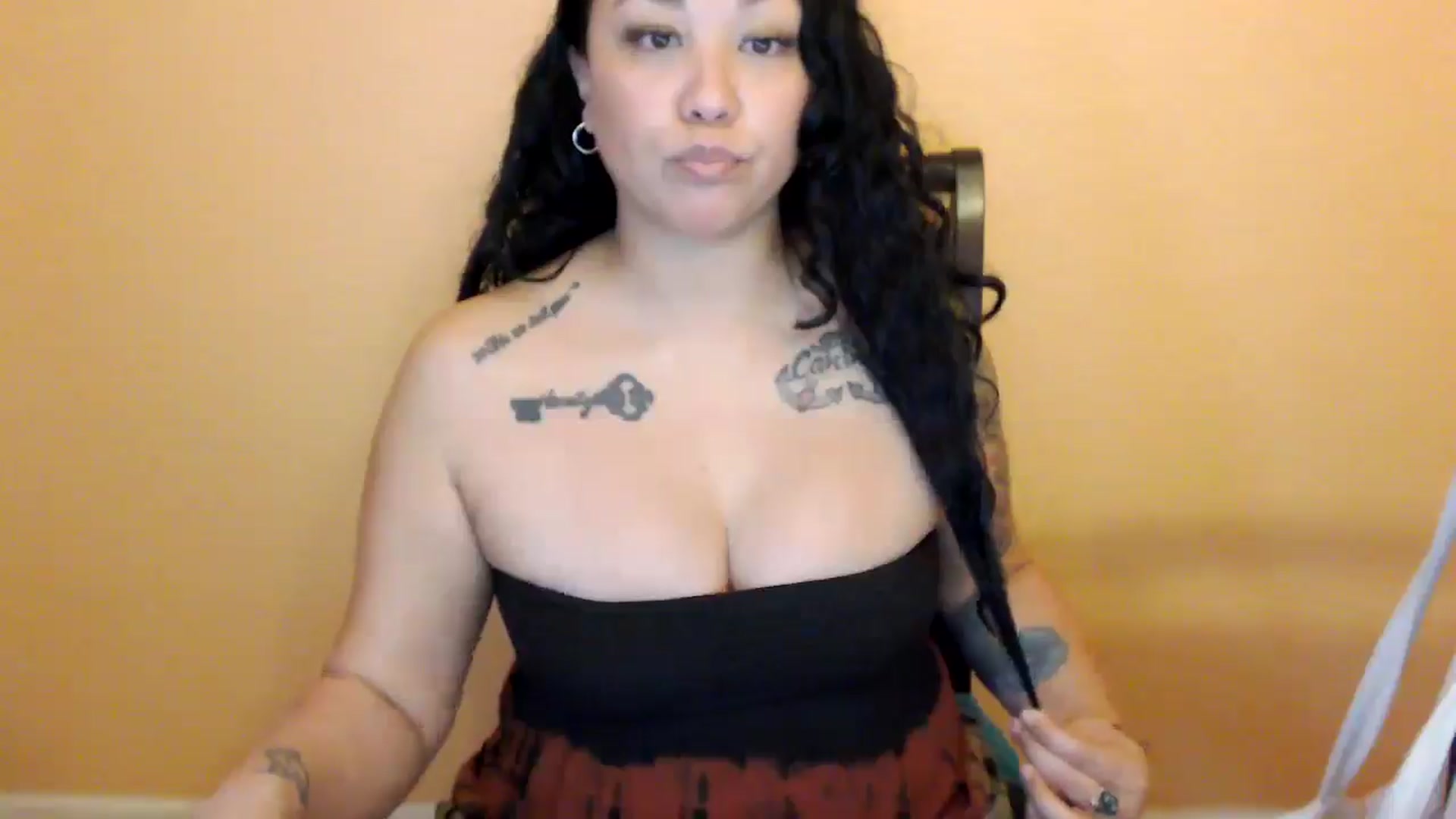 Gallery image thumbnail from MickaylaStar's myfreecams stream on, 03/01/2026, 23:57 image 13 of 20