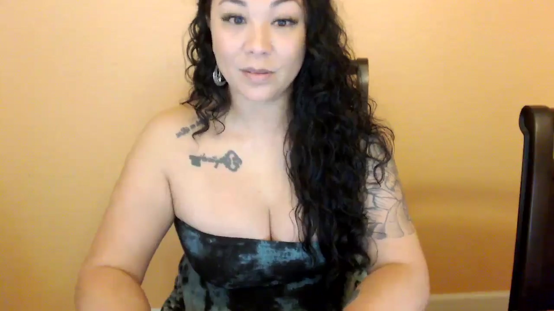 Gallery image thumbnail from MickaylaStar's myfreecams stream on, 03/04/2026, 17:21 image 8 of 20