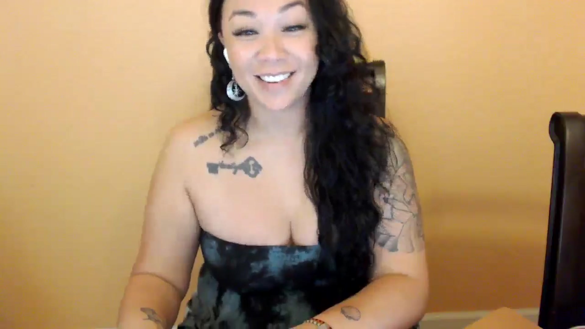 Gallery image thumbnail from MickaylaStar's myfreecams stream on, 03/04/2026, 18:30 image 8 of 20