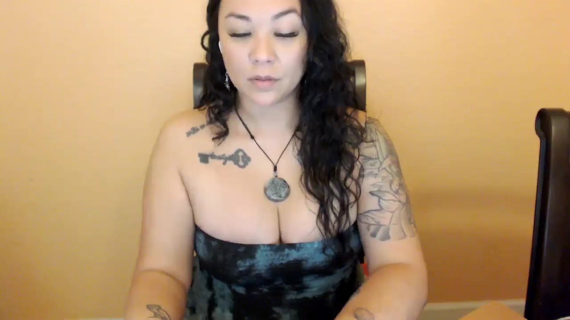 Gallery image thumbnail from MickaylaStar's myfreecams stream on, 03/04/2026, 19:04 image 19 of 20