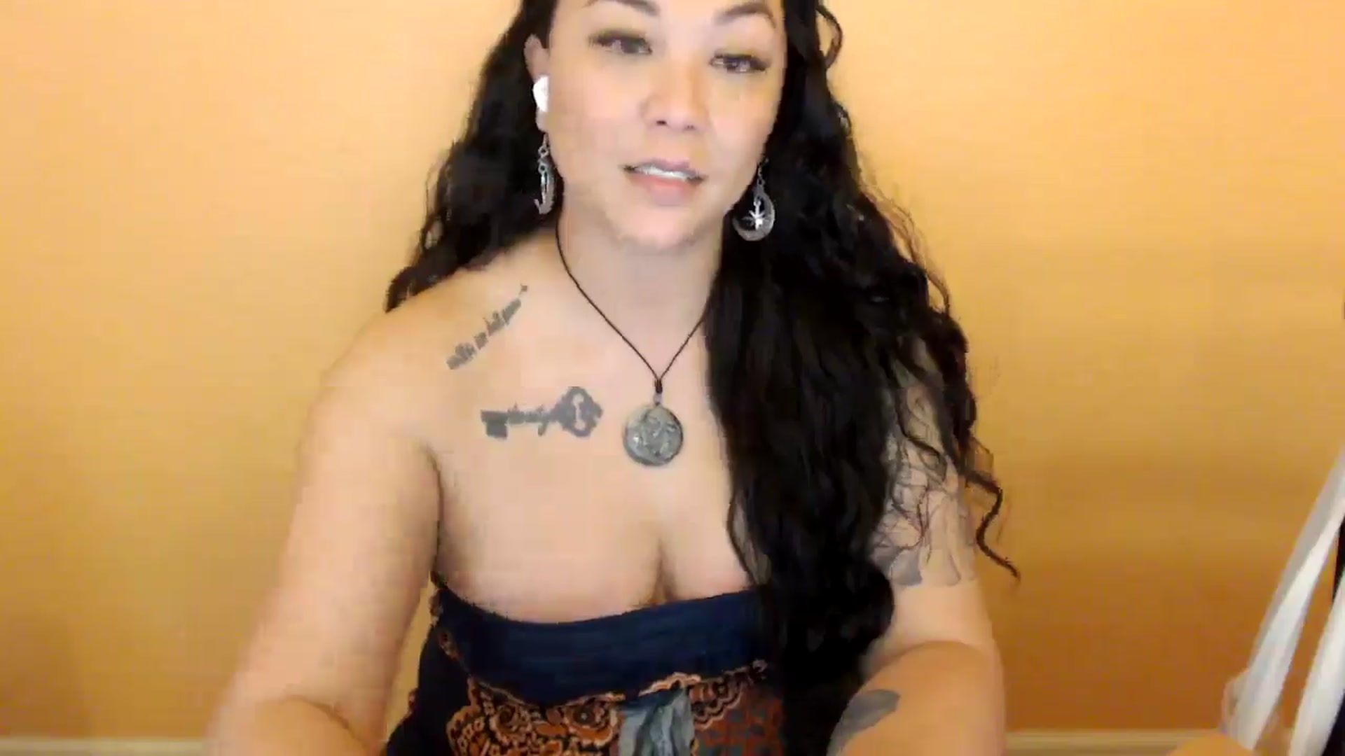 Gallery image thumbnail from MickaylaStar's myfreecams stream on, 03/05/2026, 19:01 image 15 of 20