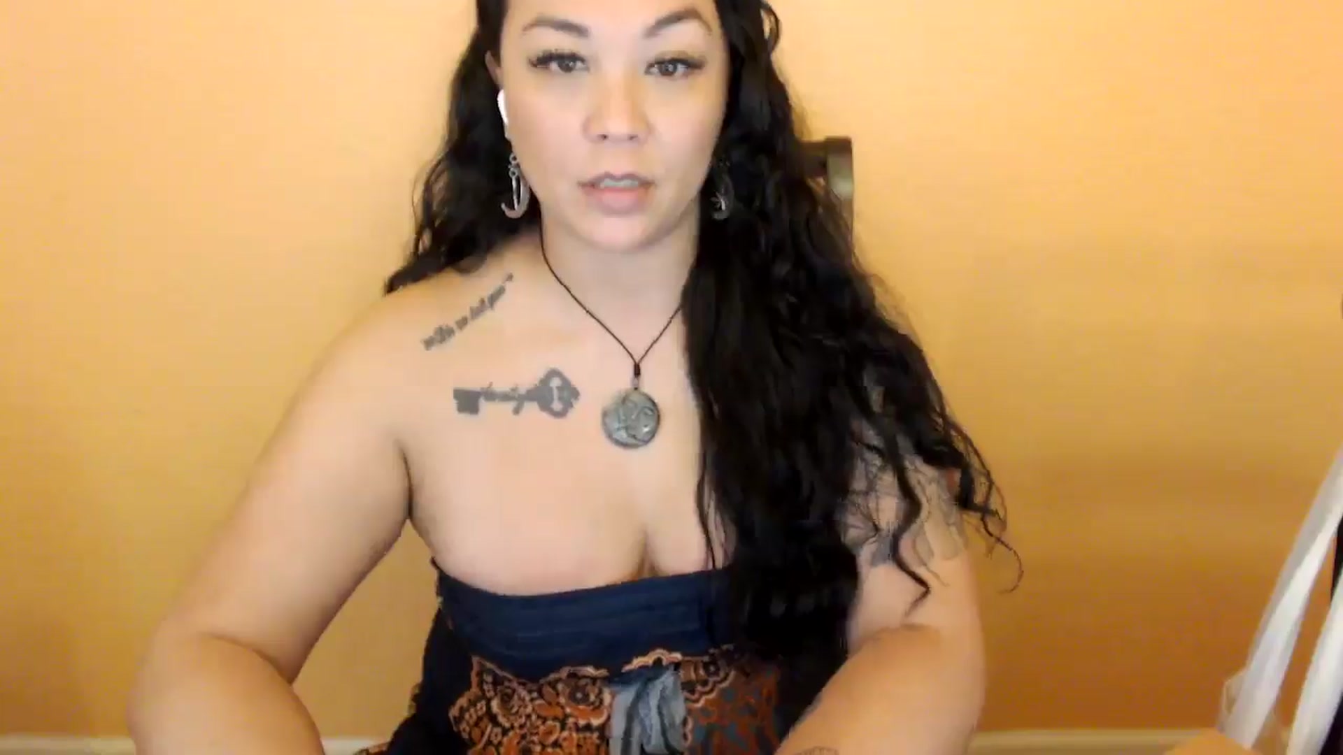 Gallery image thumbnail from MickaylaStar's myfreecams stream on, 03/05/2026, 19:01 image 16 of 20