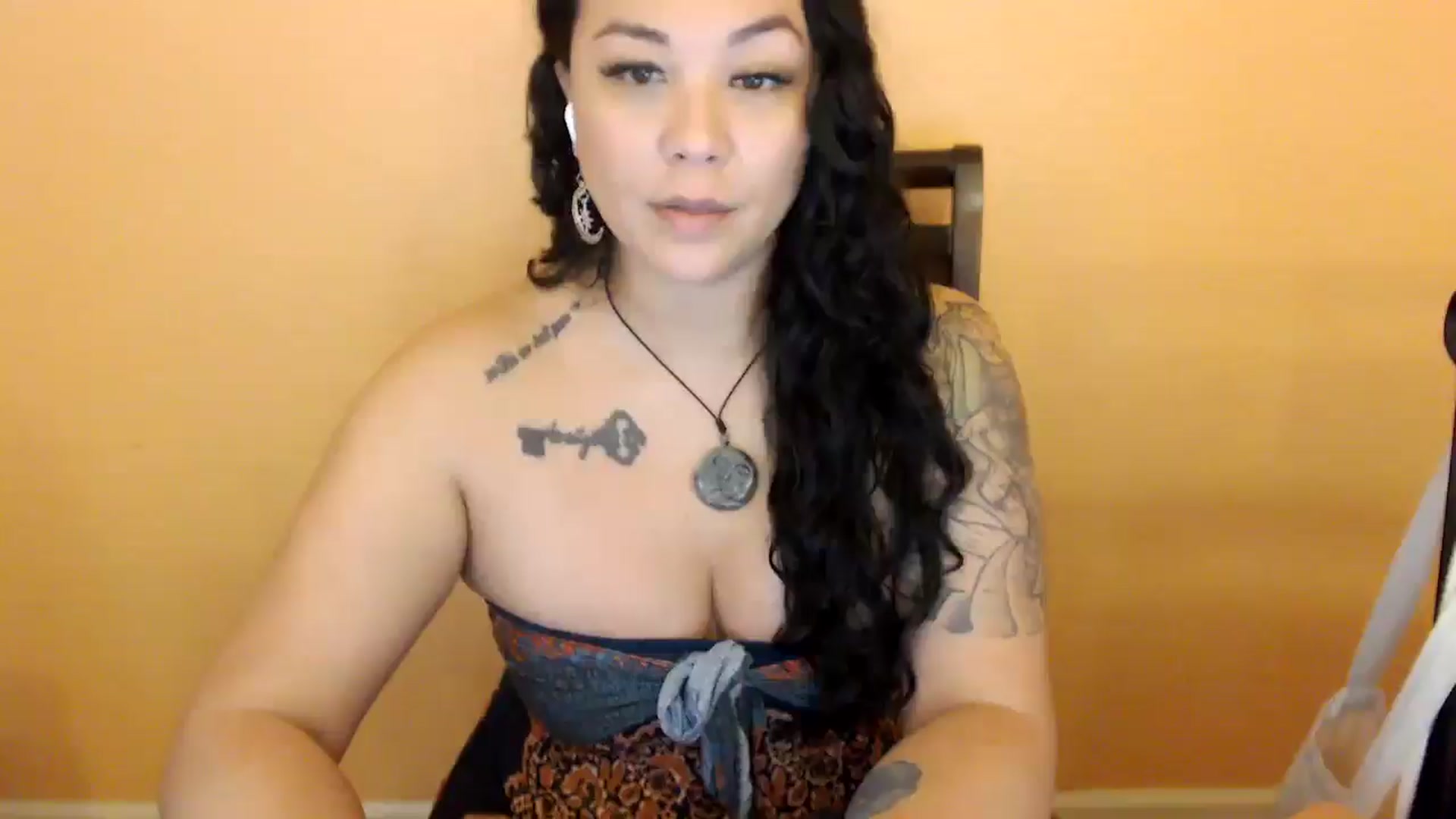 Gallery image thumbnail from MickaylaStar's myfreecams stream on, 03/05/2026, 22:02 image 4 of 20