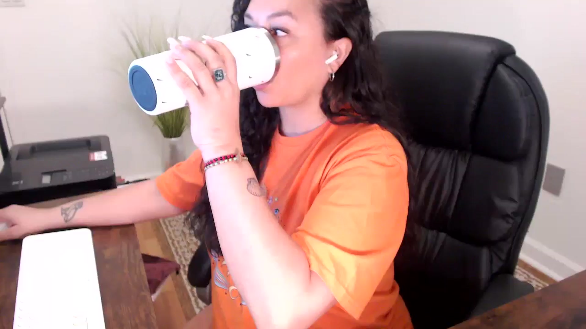 Gallery image thumbnail from MickaylaStar's myfreecams stream on, 03/31/2026, 16:11 image 9 of 20