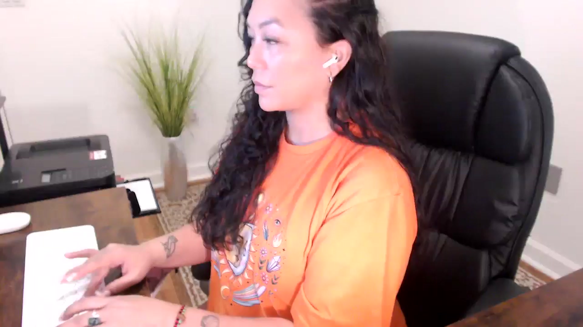 Gallery image thumbnail from MickaylaStar's myfreecams stream on, 03/31/2026, 16:11 image 13 of 20