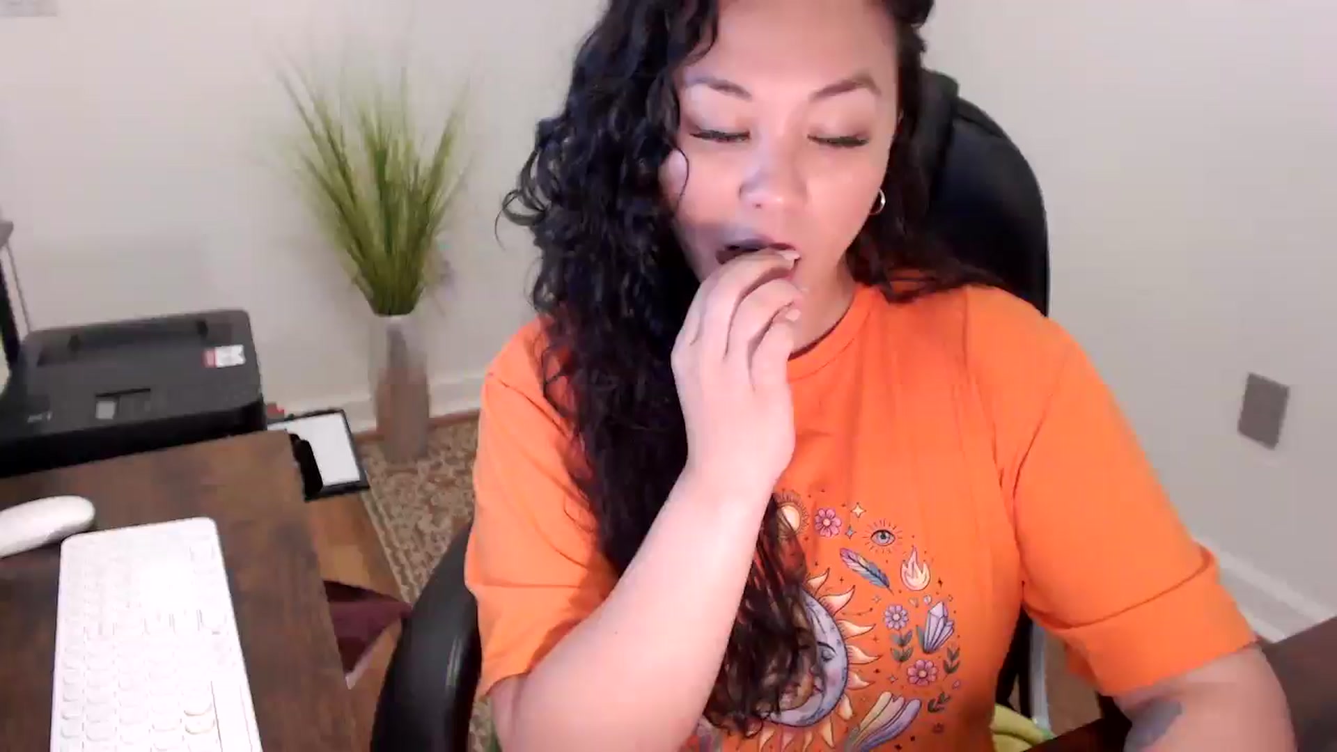 Gallery image thumbnail from MickaylaStar's myfreecams stream on, 03/31/2026, 16:11 image 16 of 20