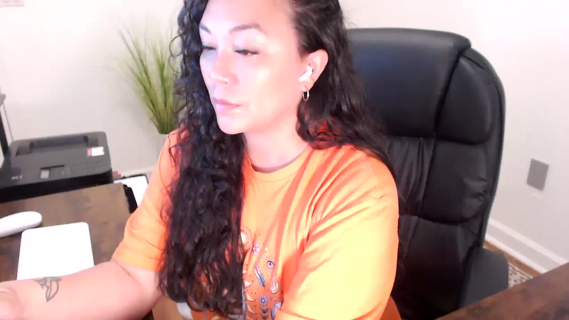 Gallery image thumbnail from MickaylaStar's myfreecams stream on, 03/31/2026, 16:11 image 6 of 20