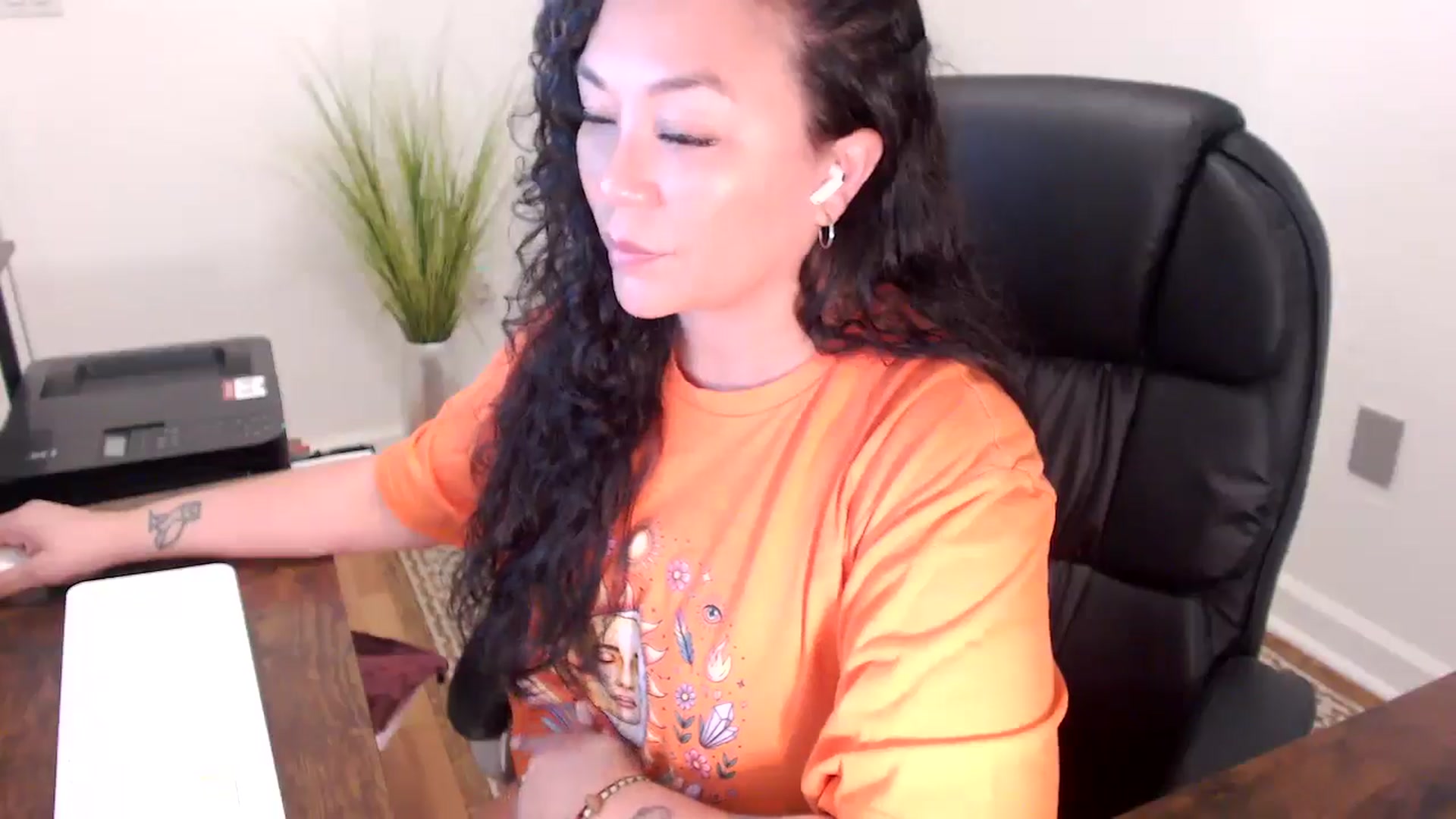 Gallery image thumbnail from MickaylaStar's myfreecams stream on, 03/31/2026, 16:11 image 10 of 20