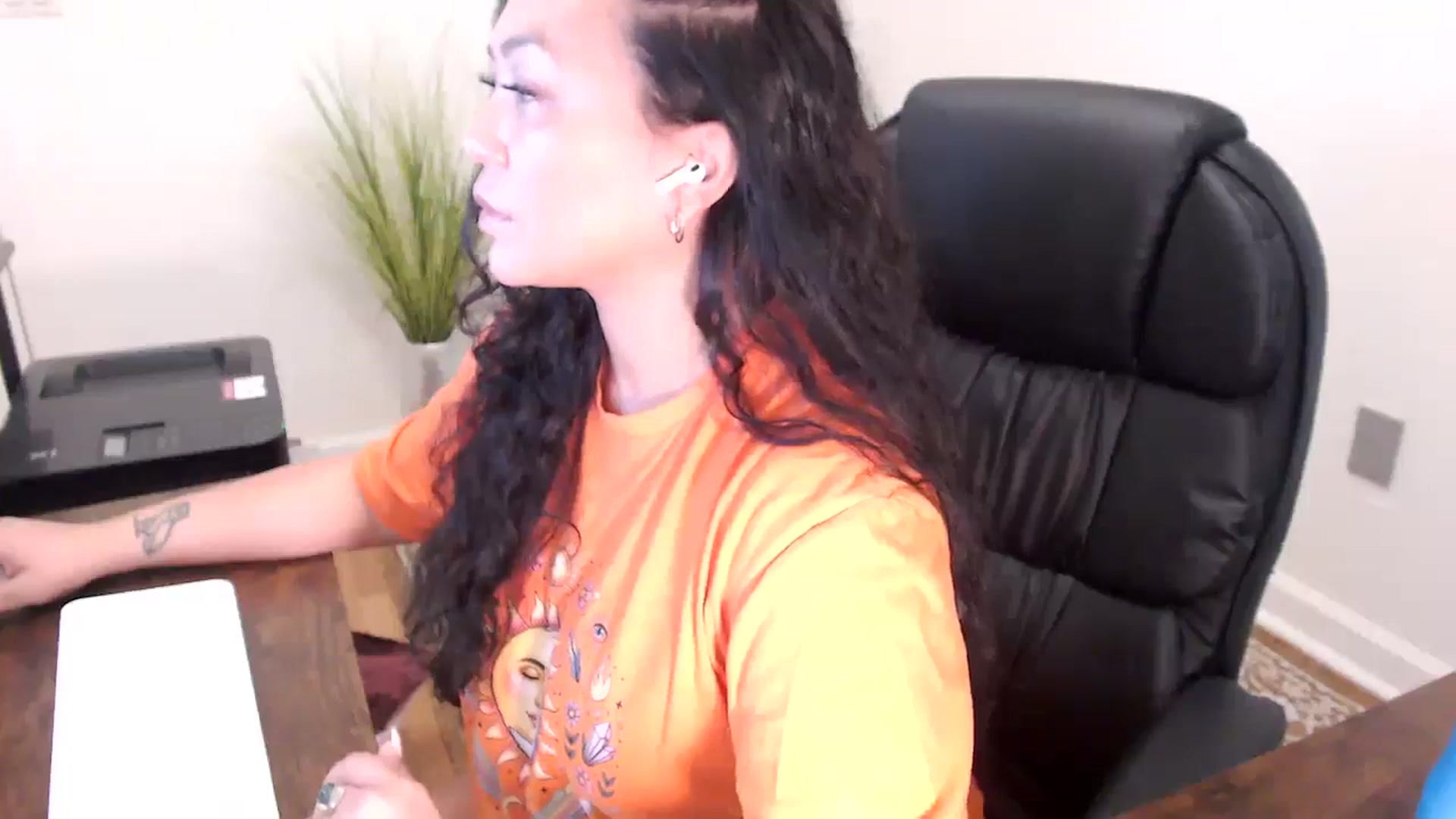 Gallery image thumbnail from MickaylaStar's myfreecams stream on, 03/31/2026, 17:00 image 2 of 20