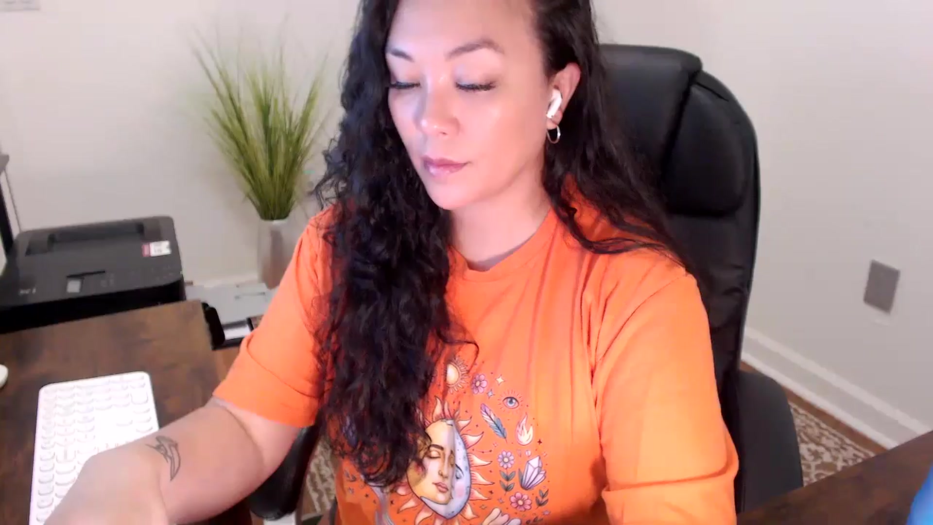 Gallery image thumbnail from MickaylaStar's myfreecams stream on, 03/31/2026, 17:00 image 14 of 20