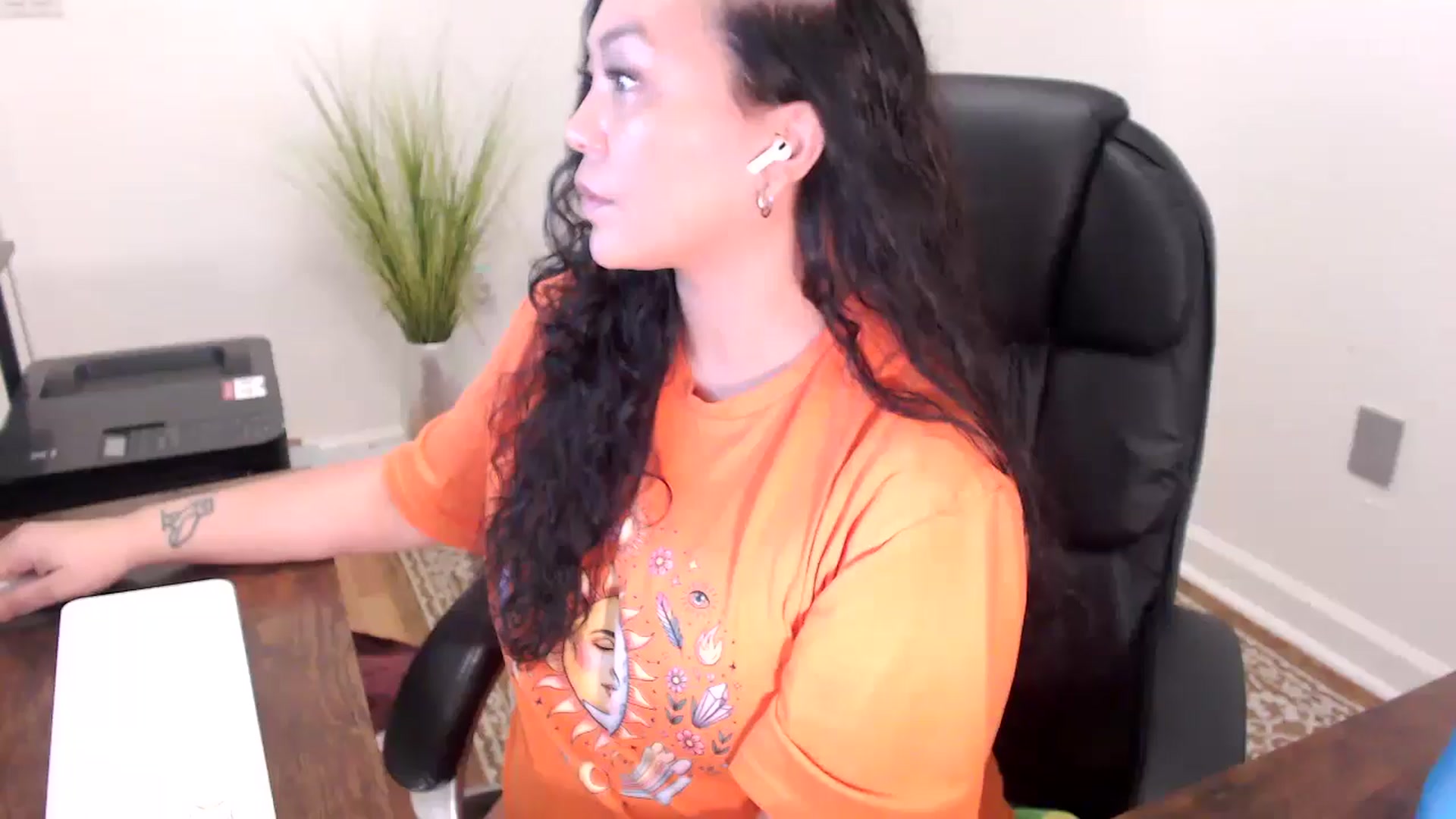 Gallery image thumbnail from MickaylaStar's myfreecams stream on, 03/31/2026, 17:00 image 8 of 20
