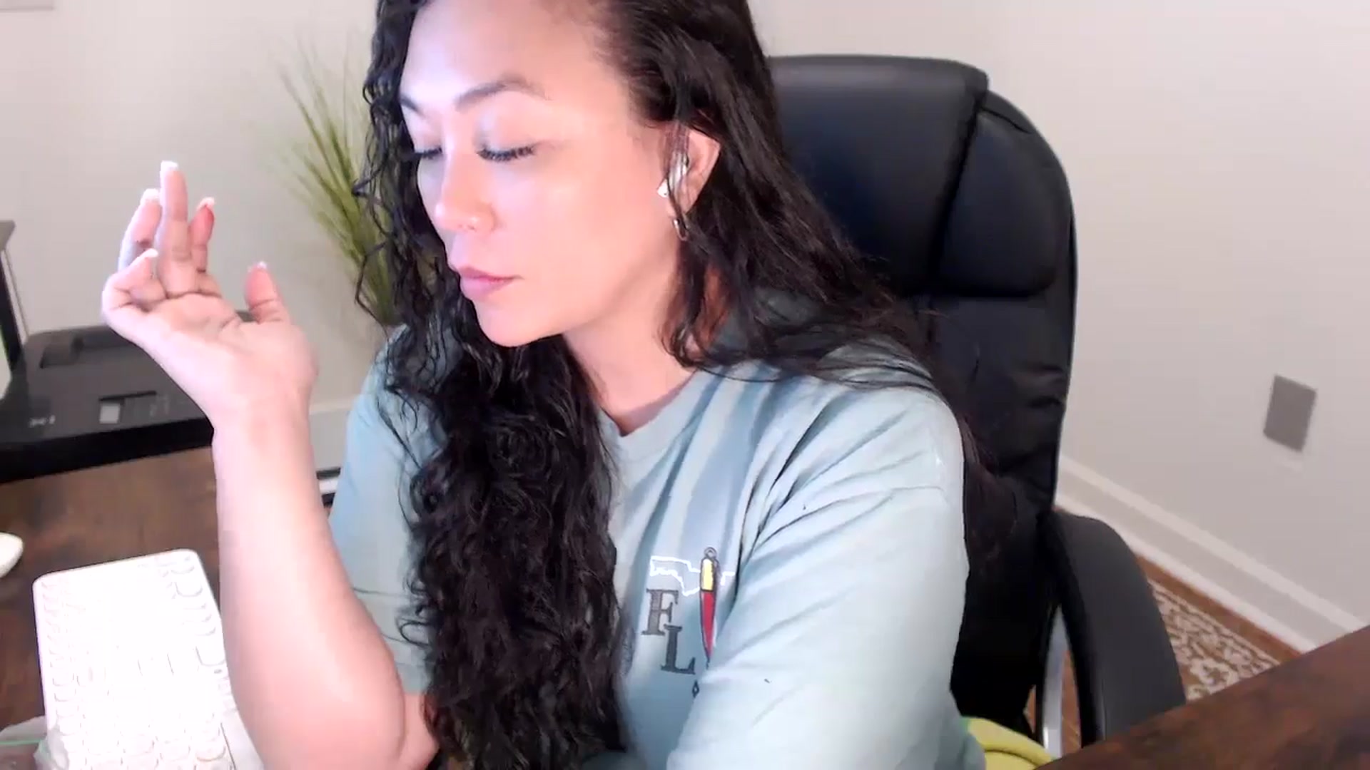 Gallery image thumbnail from MickaylaStar's myfreecams stream on, 04/01/2026, 16:41 image 17 of 20