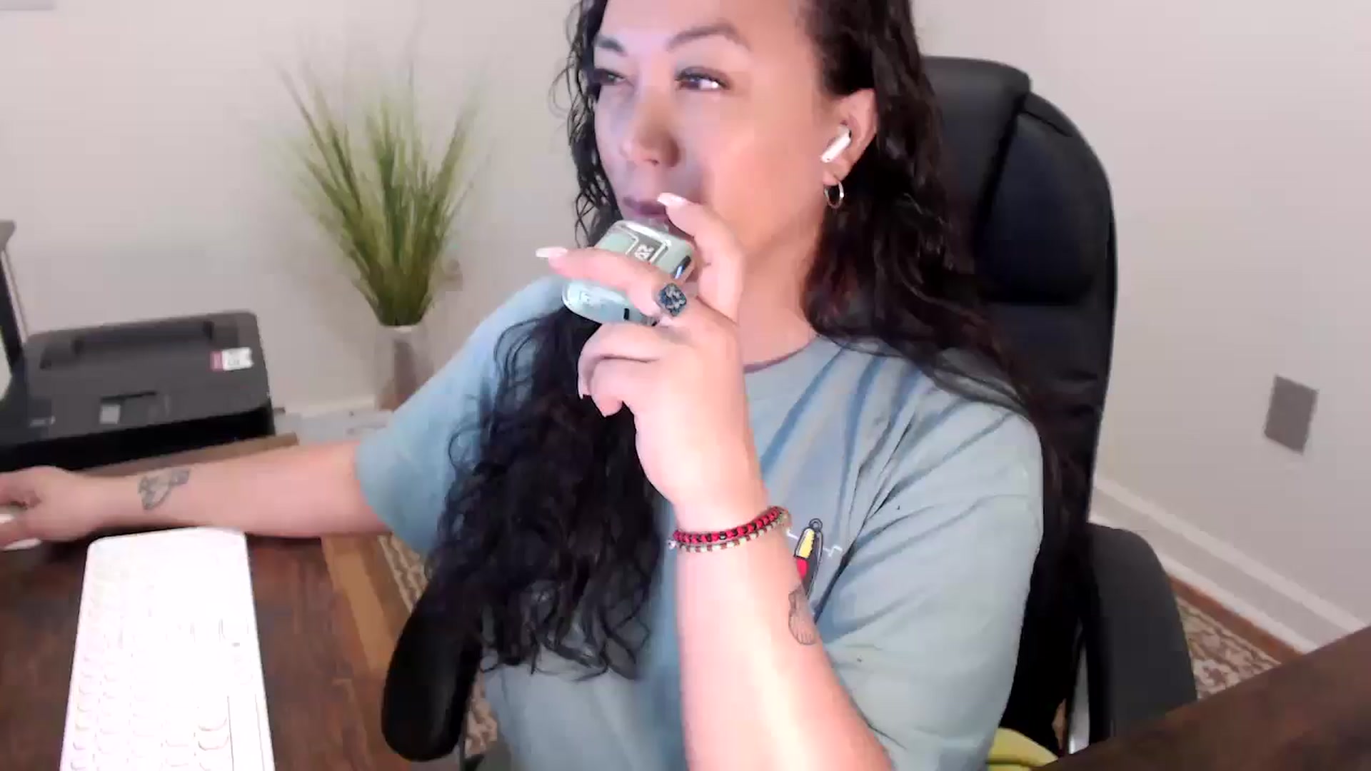 Gallery image thumbnail from MickaylaStar's myfreecams stream on, 04/01/2026, 16:41 image 1 of 20