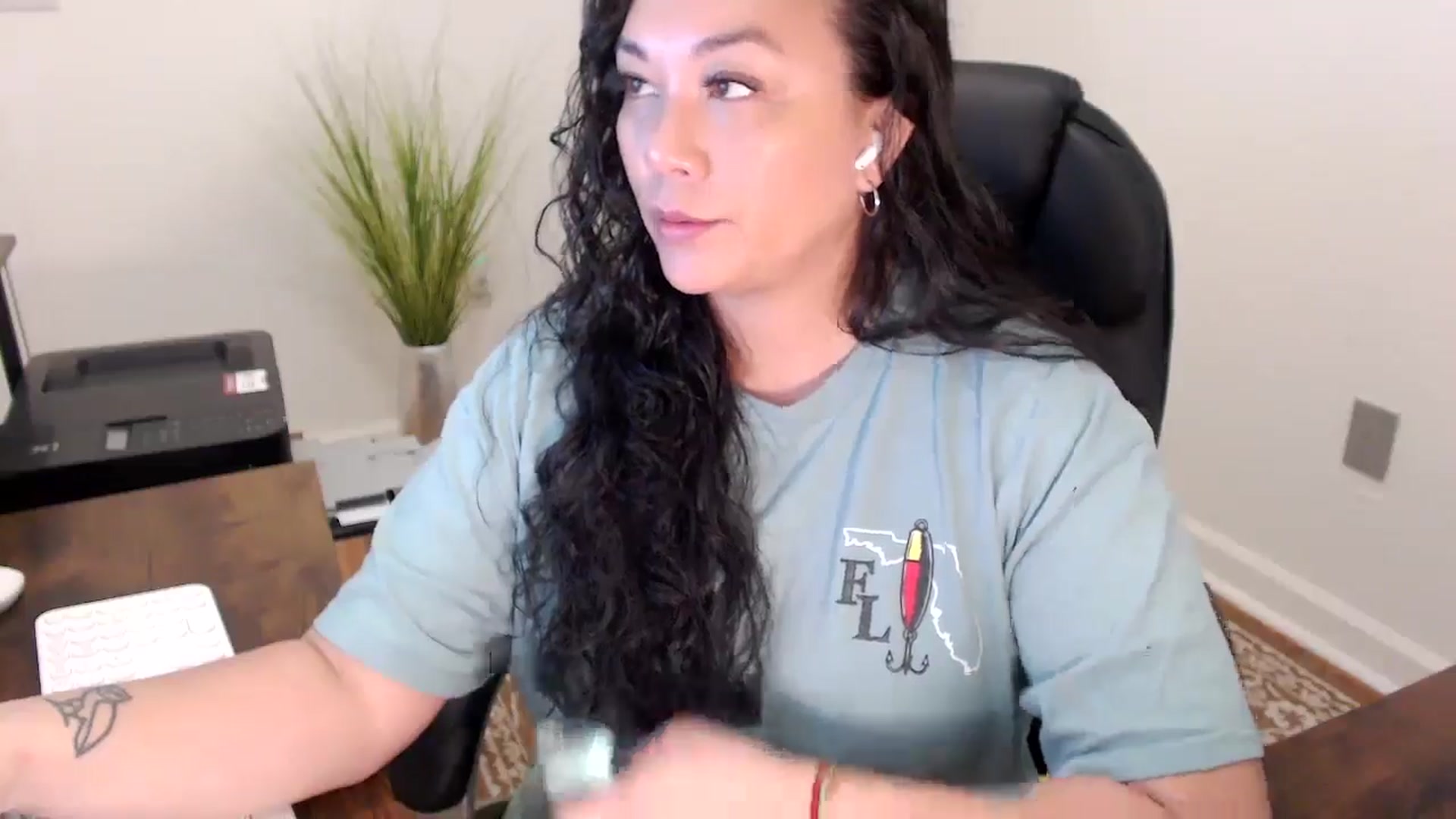 Gallery image thumbnail from MickaylaStar's myfreecams stream on, 04/01/2026, 16:41 image 19 of 20