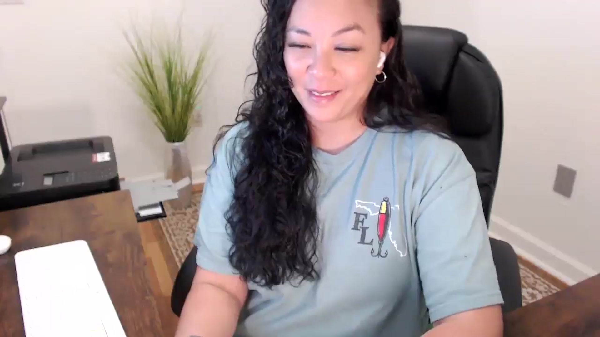 Gallery image thumbnail from MickaylaStar's myfreecams stream on, 04/01/2026, 16:41 image 14 of 20