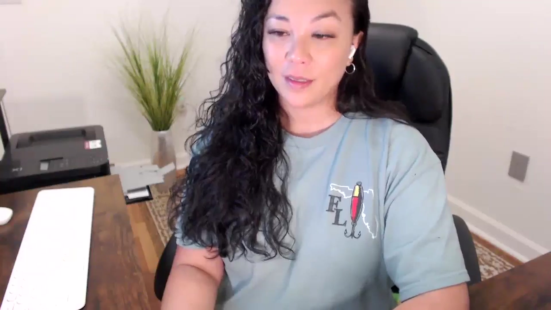 Gallery image thumbnail from MickaylaStar's myfreecams stream on, 04/01/2026, 16:41 image 2 of 20