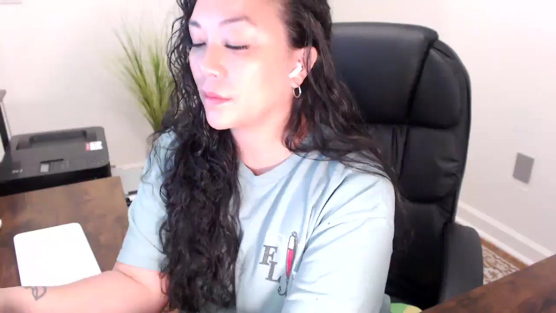 Gallery image thumbnail from MickaylaStar's myfreecams stream on, 04/01/2026, 16:41 image 8 of 20