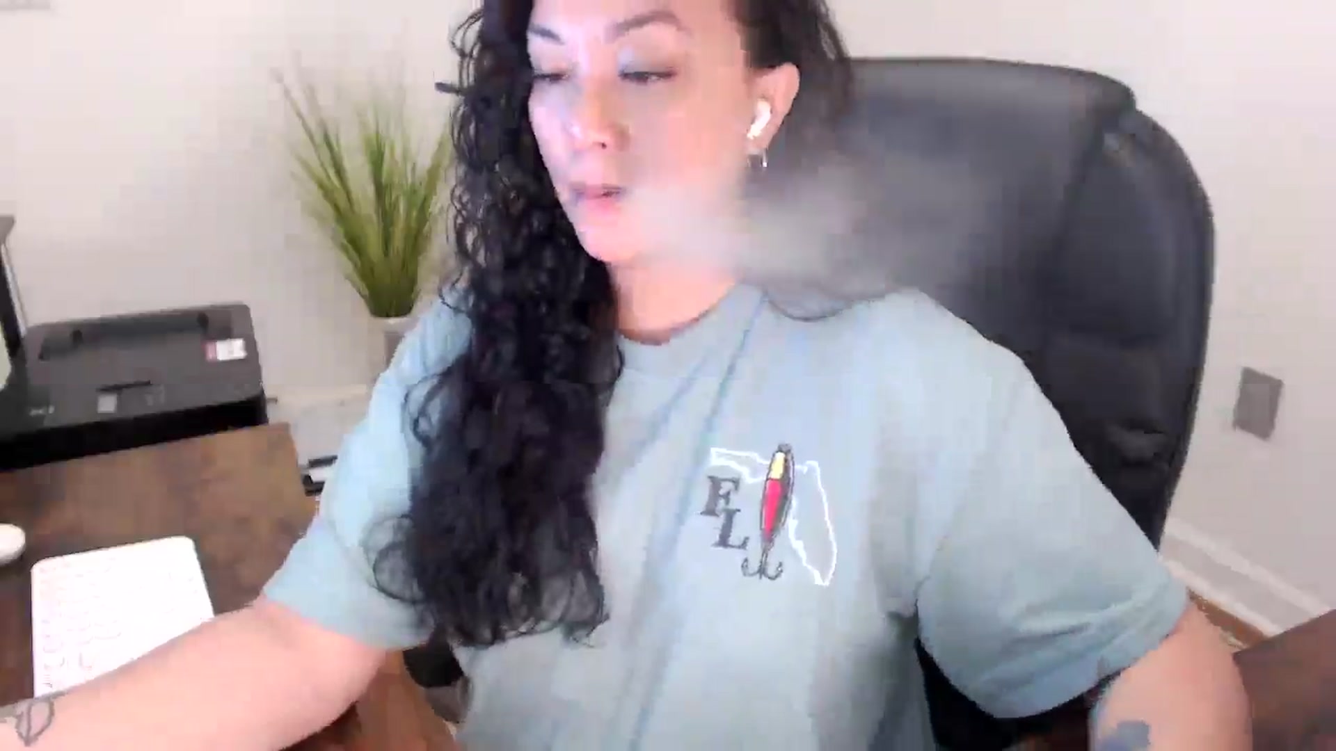 Gallery image thumbnail from MickaylaStar's myfreecams stream on, 04/01/2026, 18:25 image 12 of 20