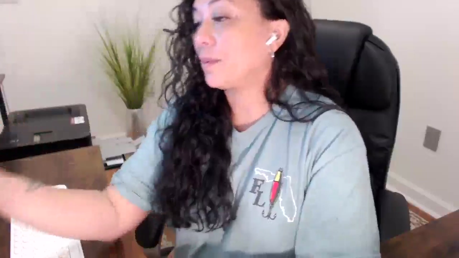 Gallery image thumbnail from MickaylaStar's myfreecams stream on, 04/01/2026, 18:25 image 18 of 20