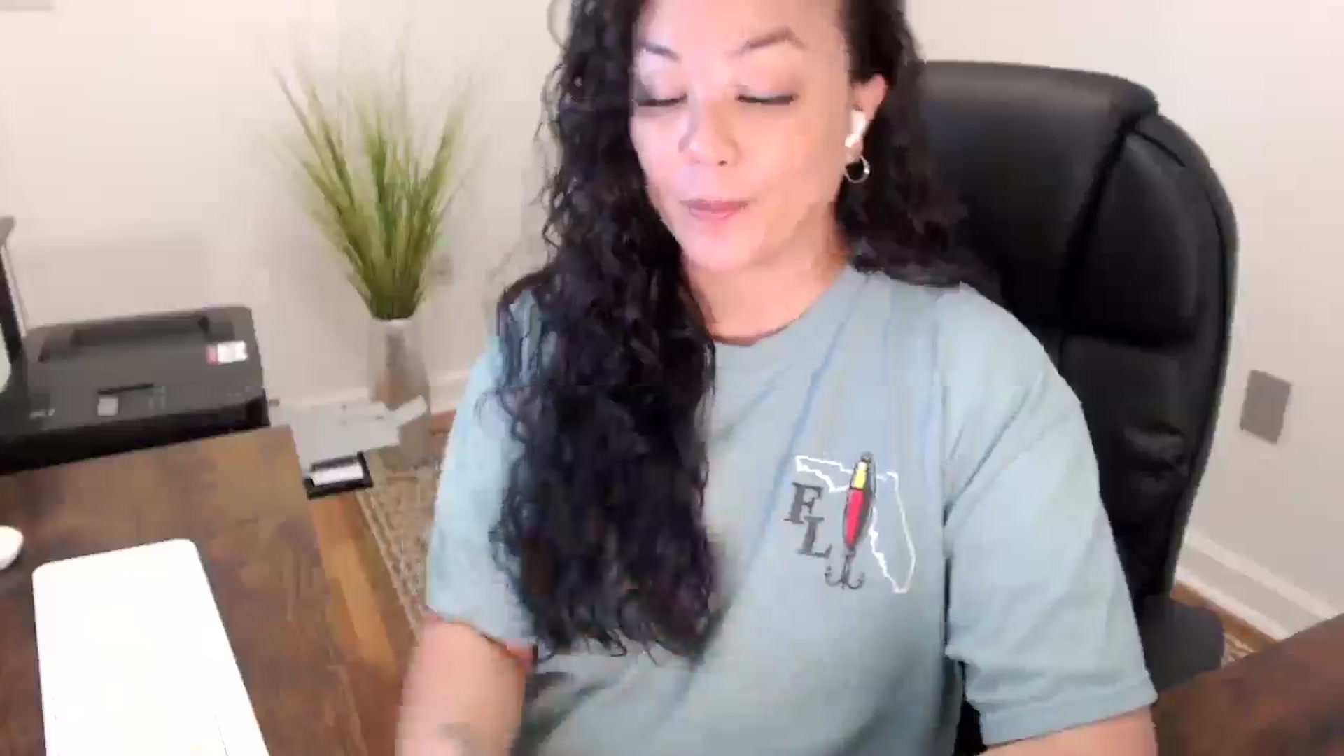 Gallery image thumbnail from MickaylaStar's myfreecams stream on, 04/01/2026, 18:25 image 2 of 20